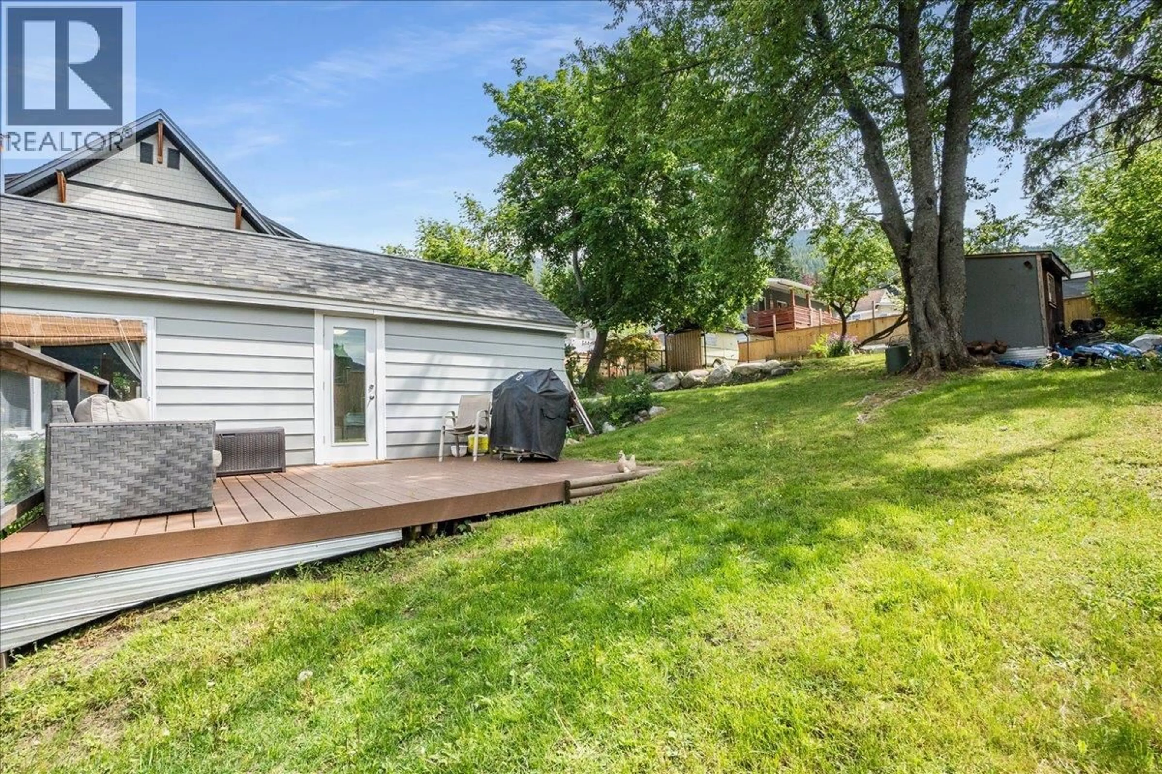 Patio, unknown for 902 FELL STREET, Nelson British Columbia V1L3N2