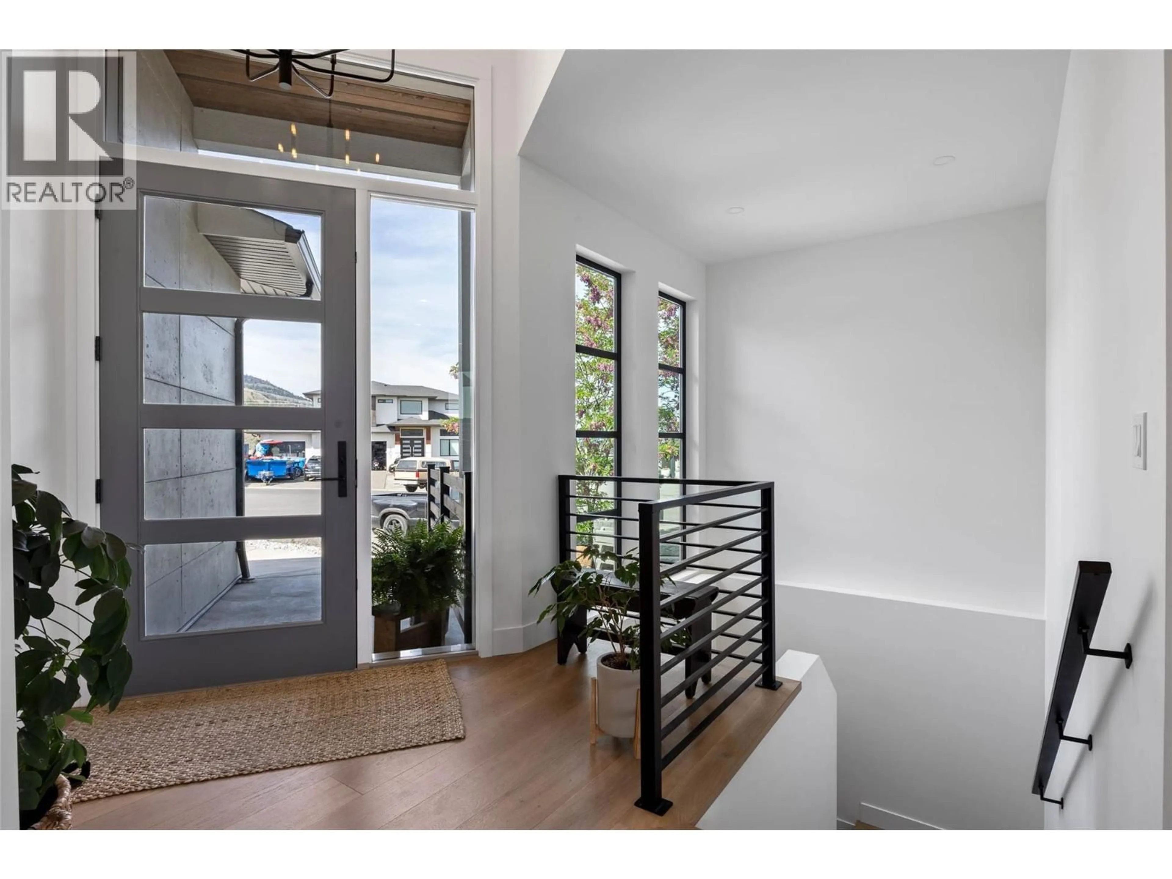 Indoor entryway for 2300 SADDLEBACK DRIVE, Kamloops British Columbia V2B0G7