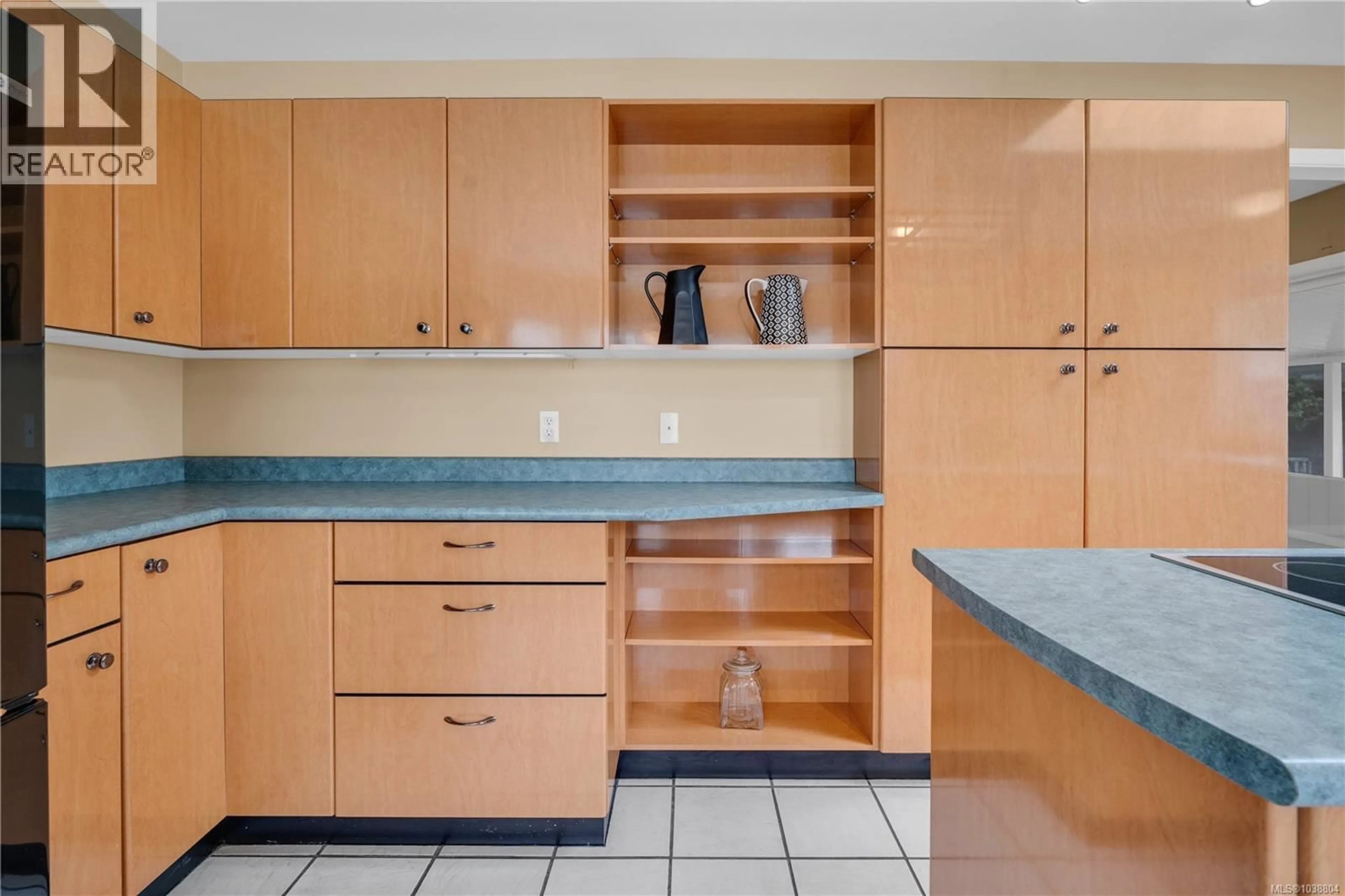 Standard kitchen, ceramic/tile floor for 8008 GLENHURST DRIVE NORTH, Crofton British Columbia V0R1R0