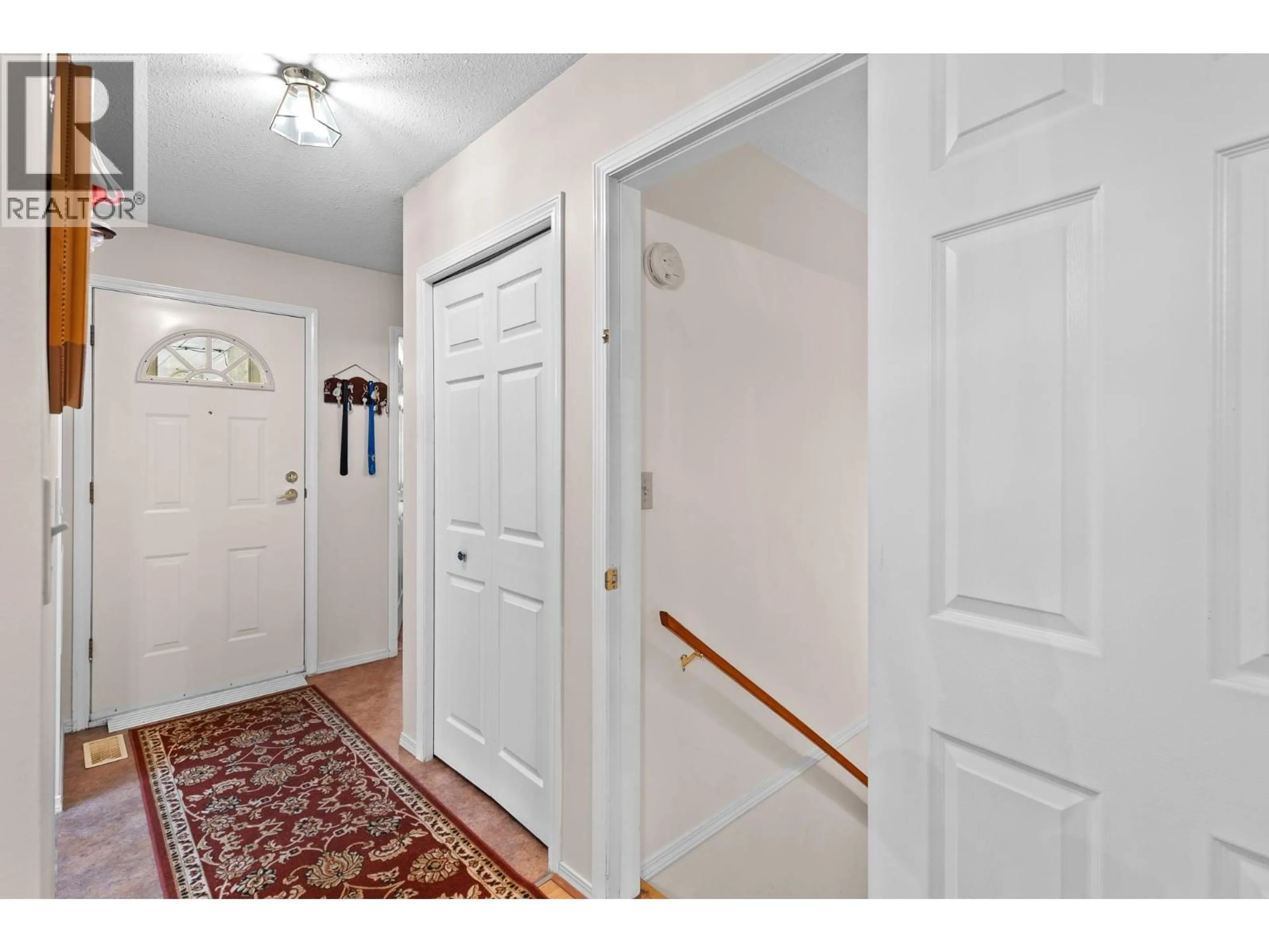 Indoor entryway for 30 - 3900 27 AVENUE, Vernon British Columbia V1T9E6
