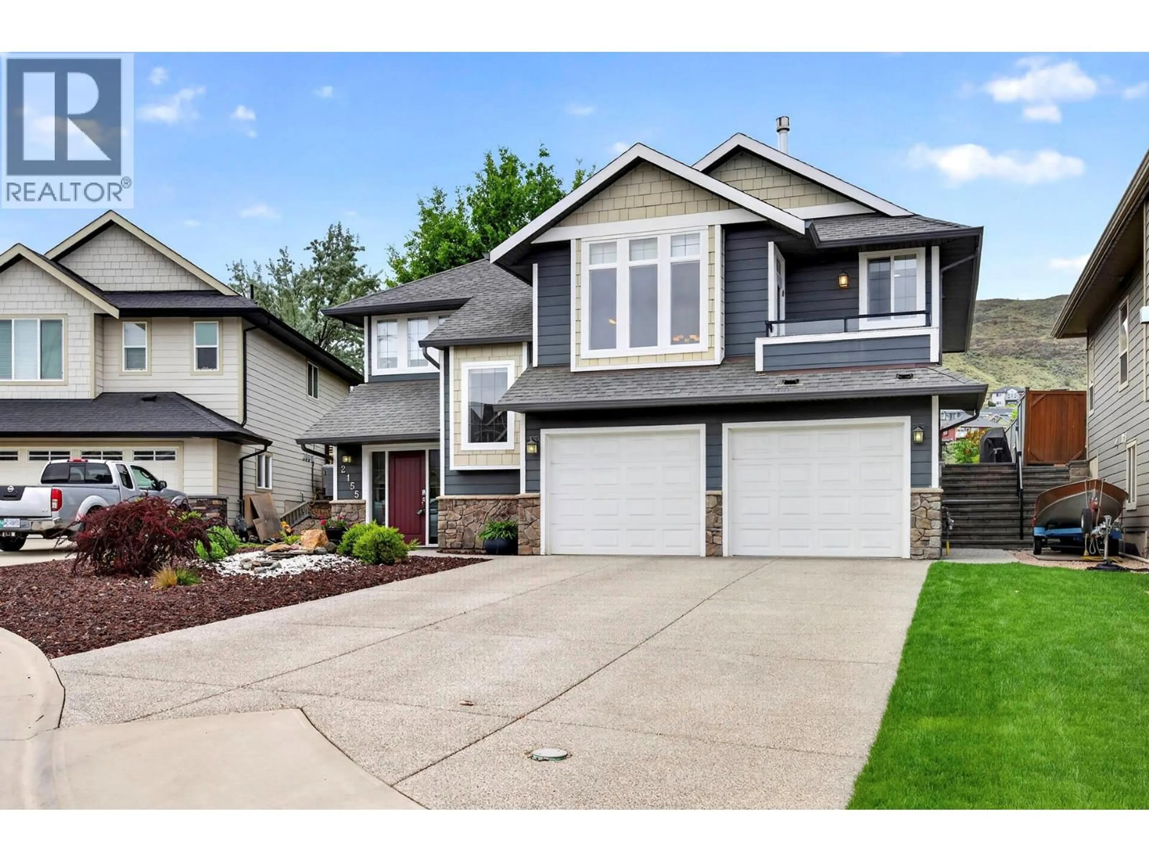 Home with vinyl exterior material, street for 2155 CANTLE PLACE, Kamloops British Columbia V2B0A7