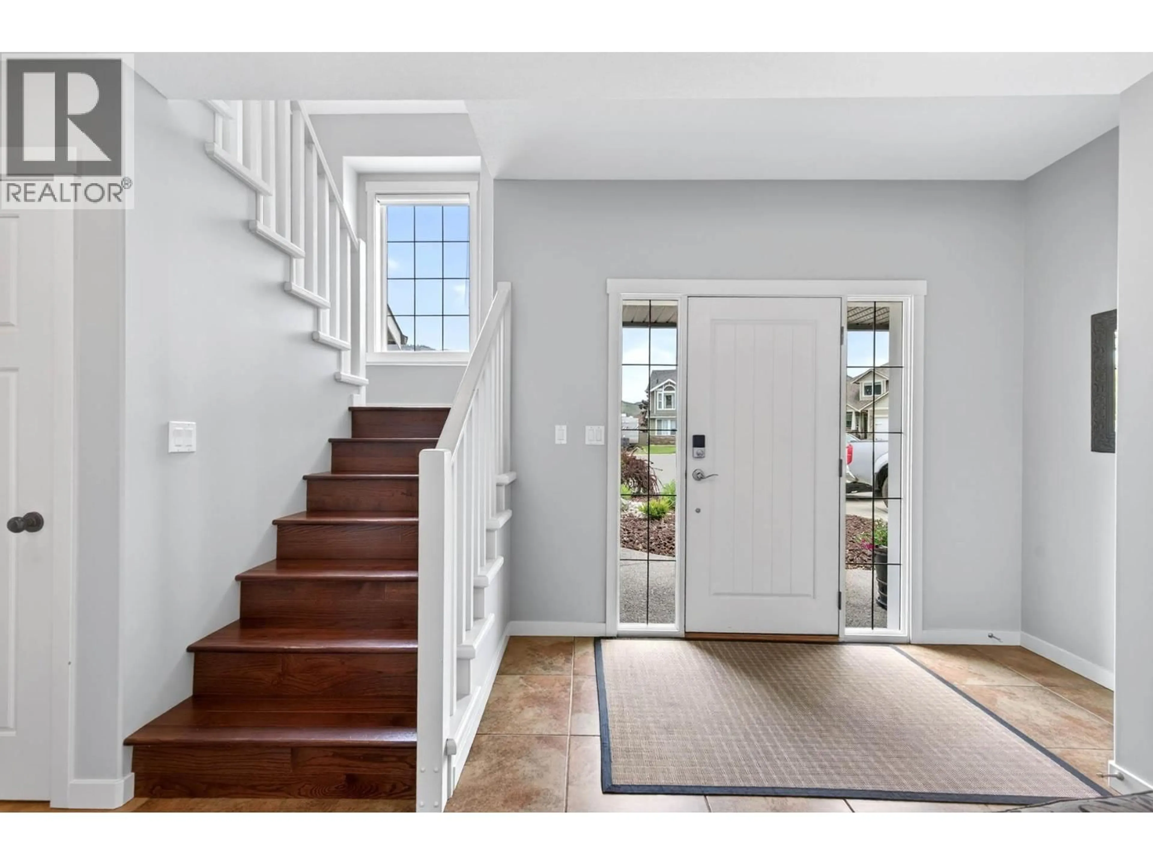 Indoor entryway for 2155 CANTLE PLACE, Kamloops British Columbia V2B0A7