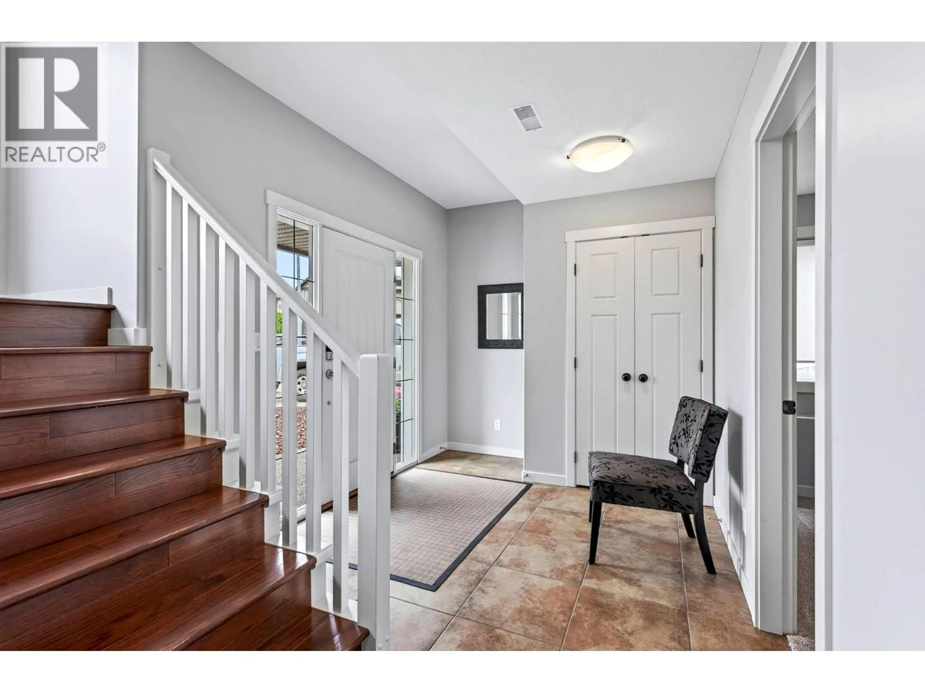 Indoor entryway for 2155 CANTLE PLACE, Kamloops British Columbia V2B0A7