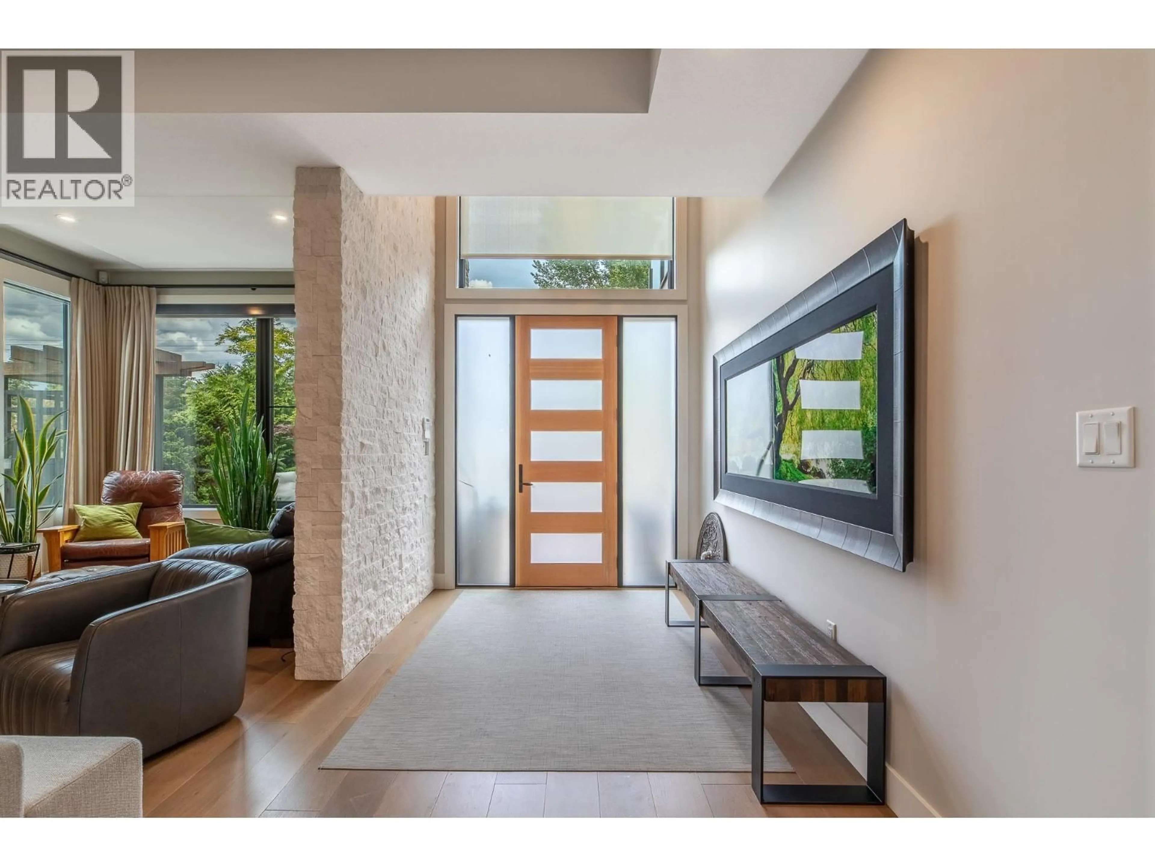 Indoor entryway for 5212 WOODS AVENUE, Summerland British Columbia V0H1Z9