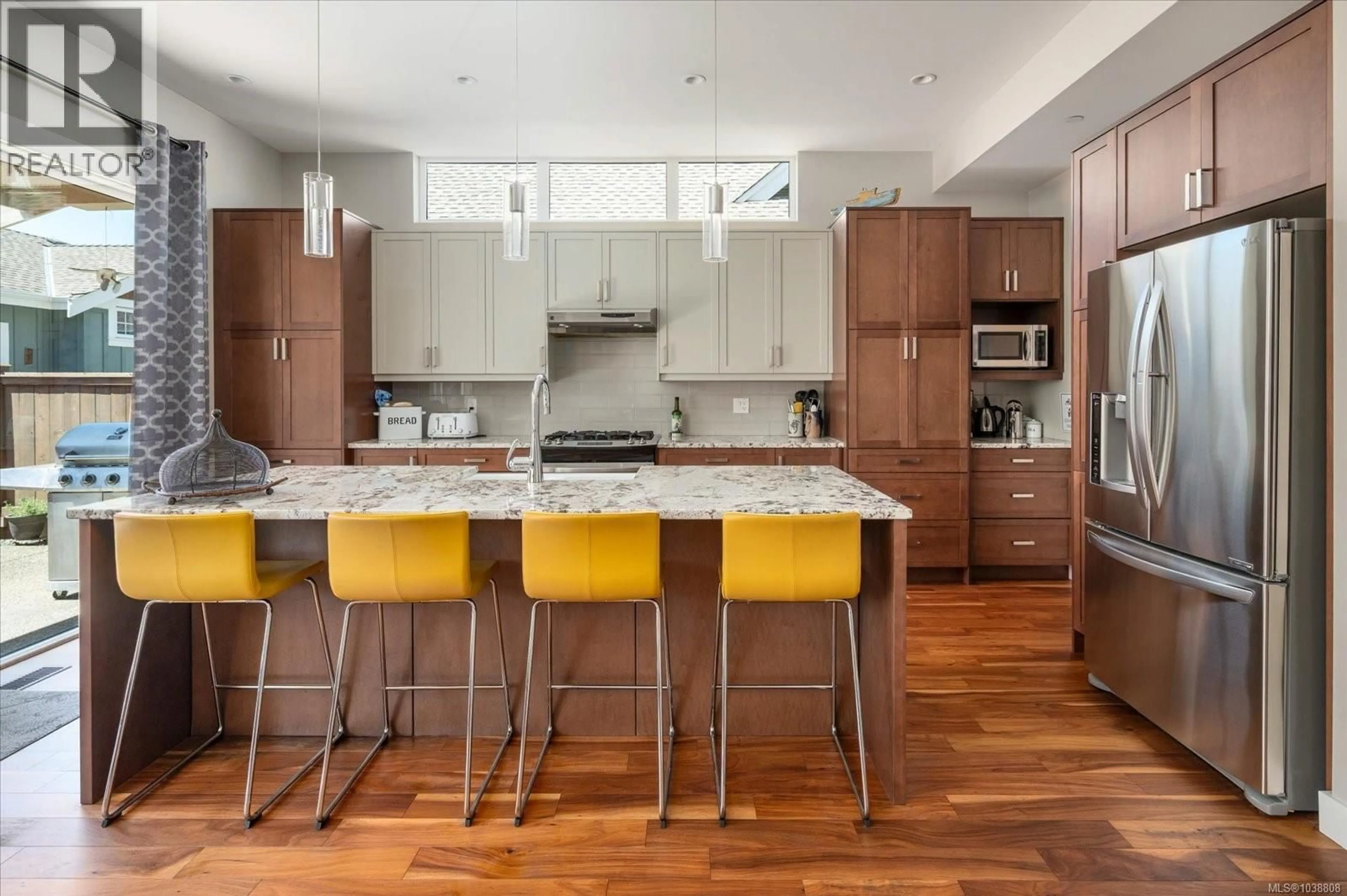 Contemporary kitchen, unknown for 710 WEST RIDGE WAY, Qualicum Beach British Columbia V9K0A9