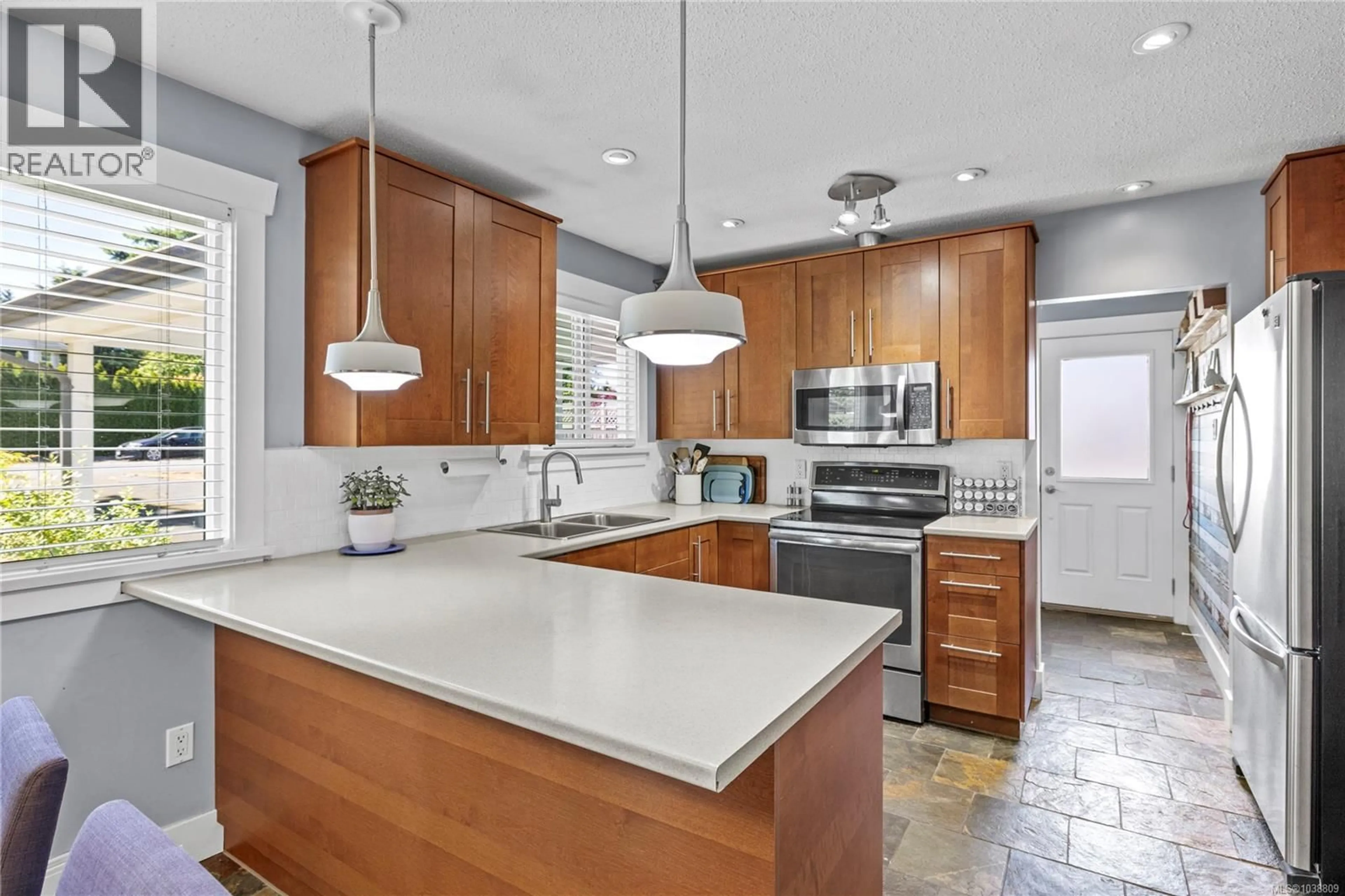Open concept kitchen, ceramic/tile floor for 1527 DALMATIAN DRIVE, Parksville British Columbia V9P1Y8