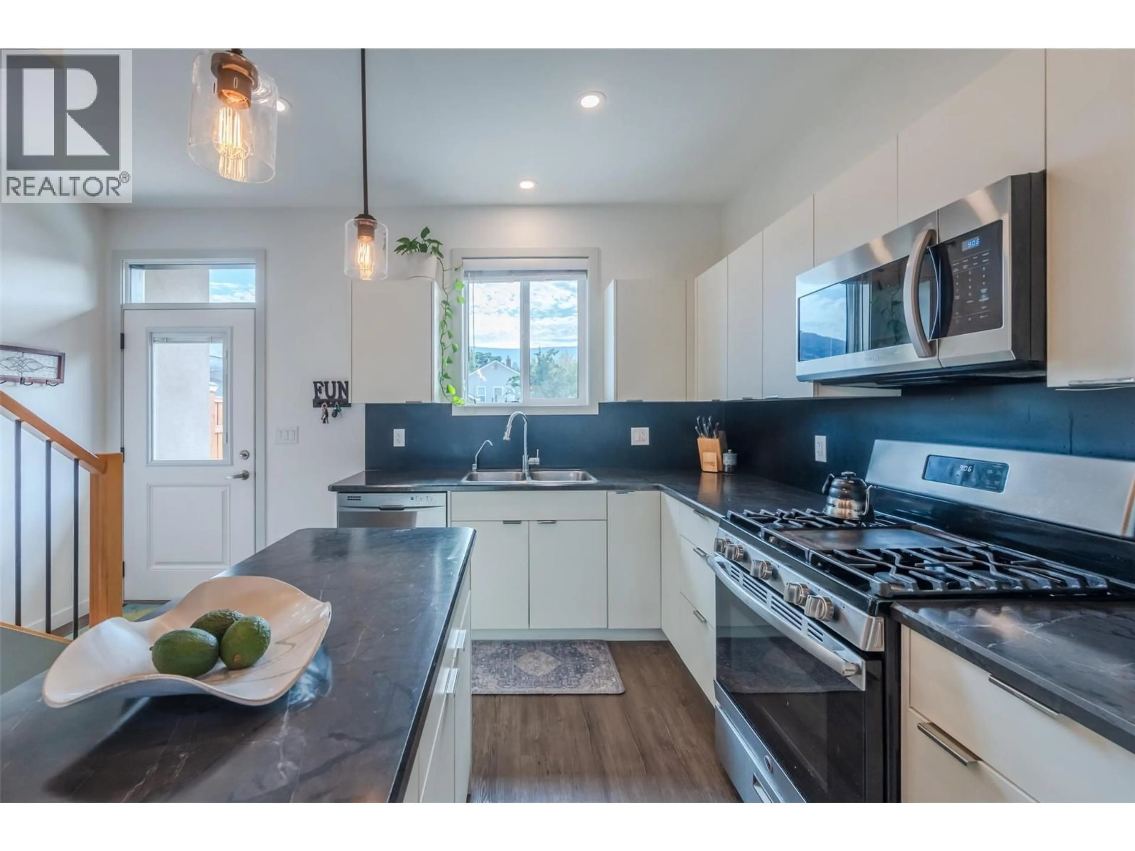 Open concept kitchen, unknown for 102 - 1228 GOVERNMENT STREET, Penticton British Columbia V2A4V4