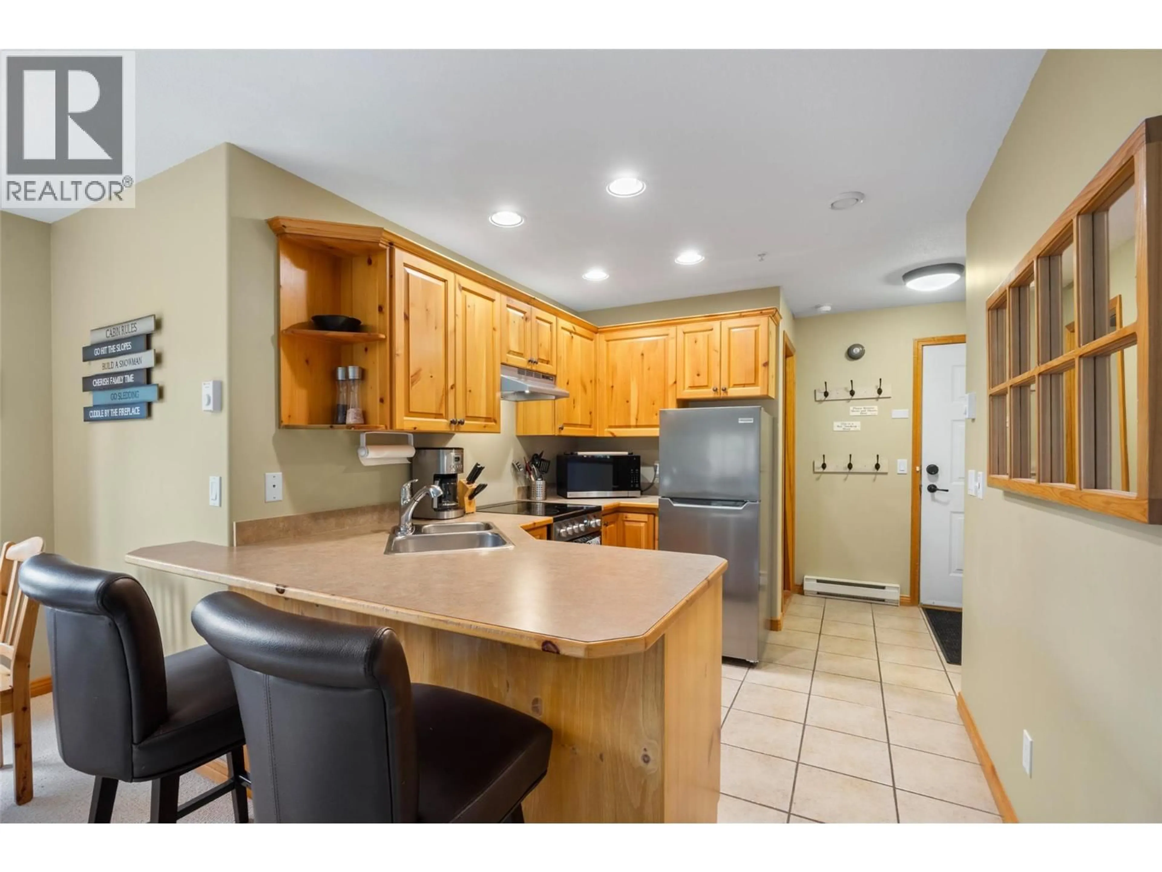 Standard kitchen, ceramic/tile floor for 38 - 3320 VILLAGE PLACE, Sun Peaks British Columbia V0E5N0