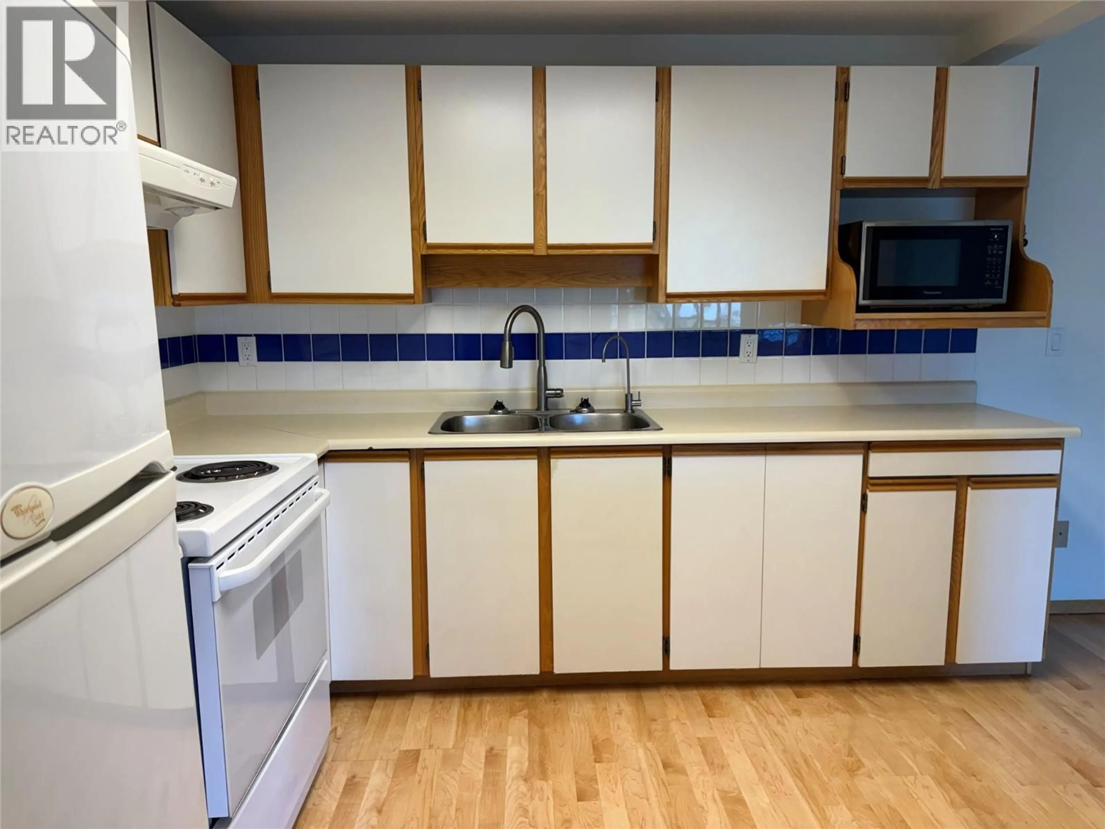 Standard kitchen, unknown for 208 - 255 MCINTOSH ROAD, Kelowna British Columbia V1X2C5