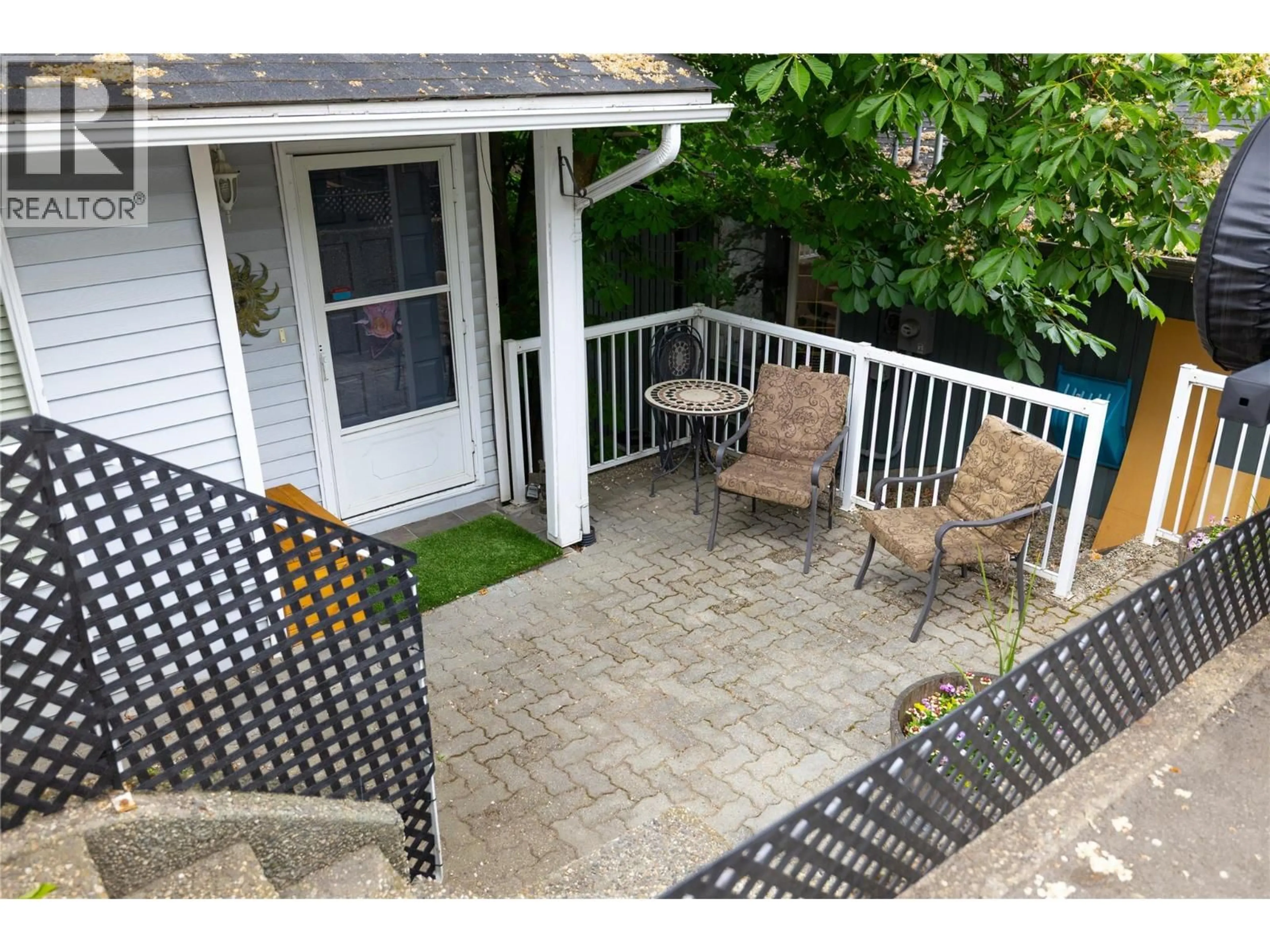 Patio, street for 2904 24 STREET, Vernon British Columbia V1T4N2
