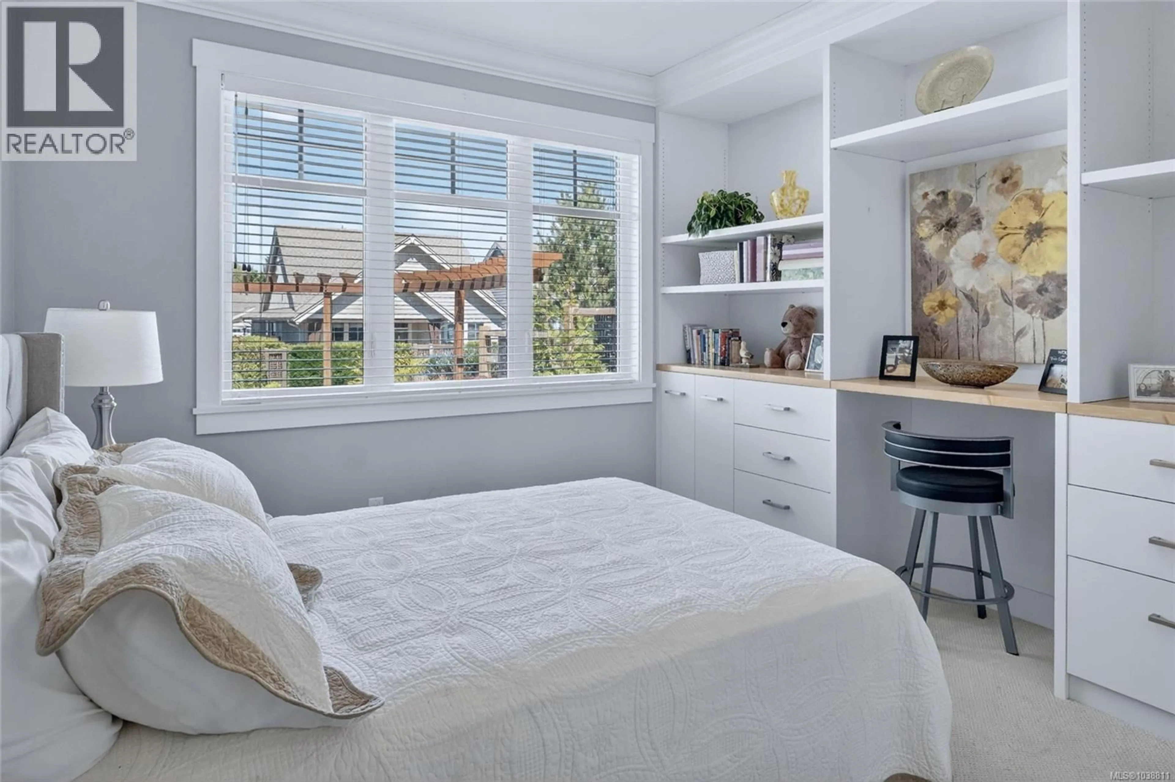 Bedroom with bed, unknown for 762 WEST RIDGE WAY, Qualicum Beach British Columbia V9K0A9