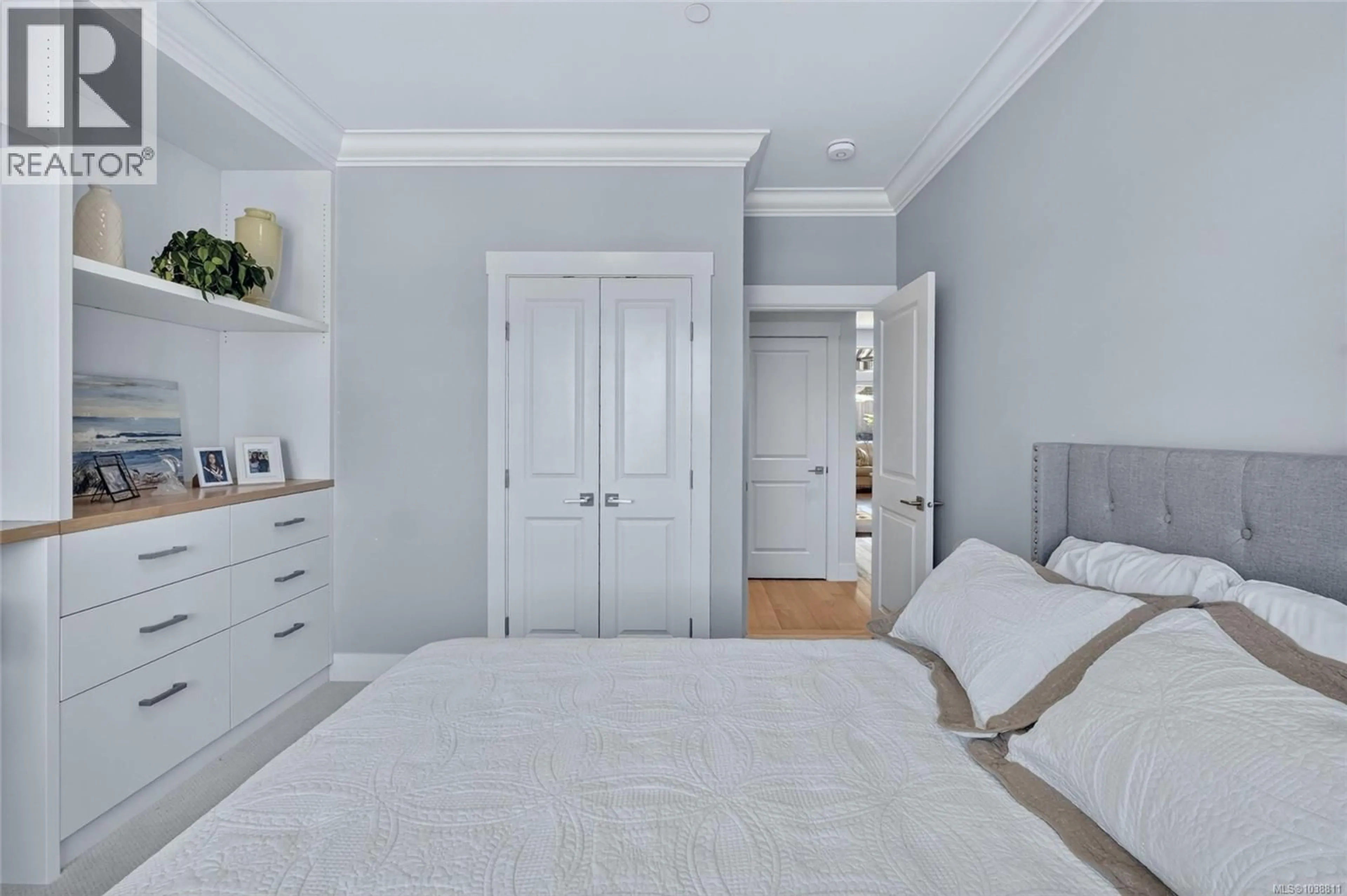 Bedroom with bed, unknown for 762 WEST RIDGE WAY, Qualicum Beach British Columbia V9K0A9