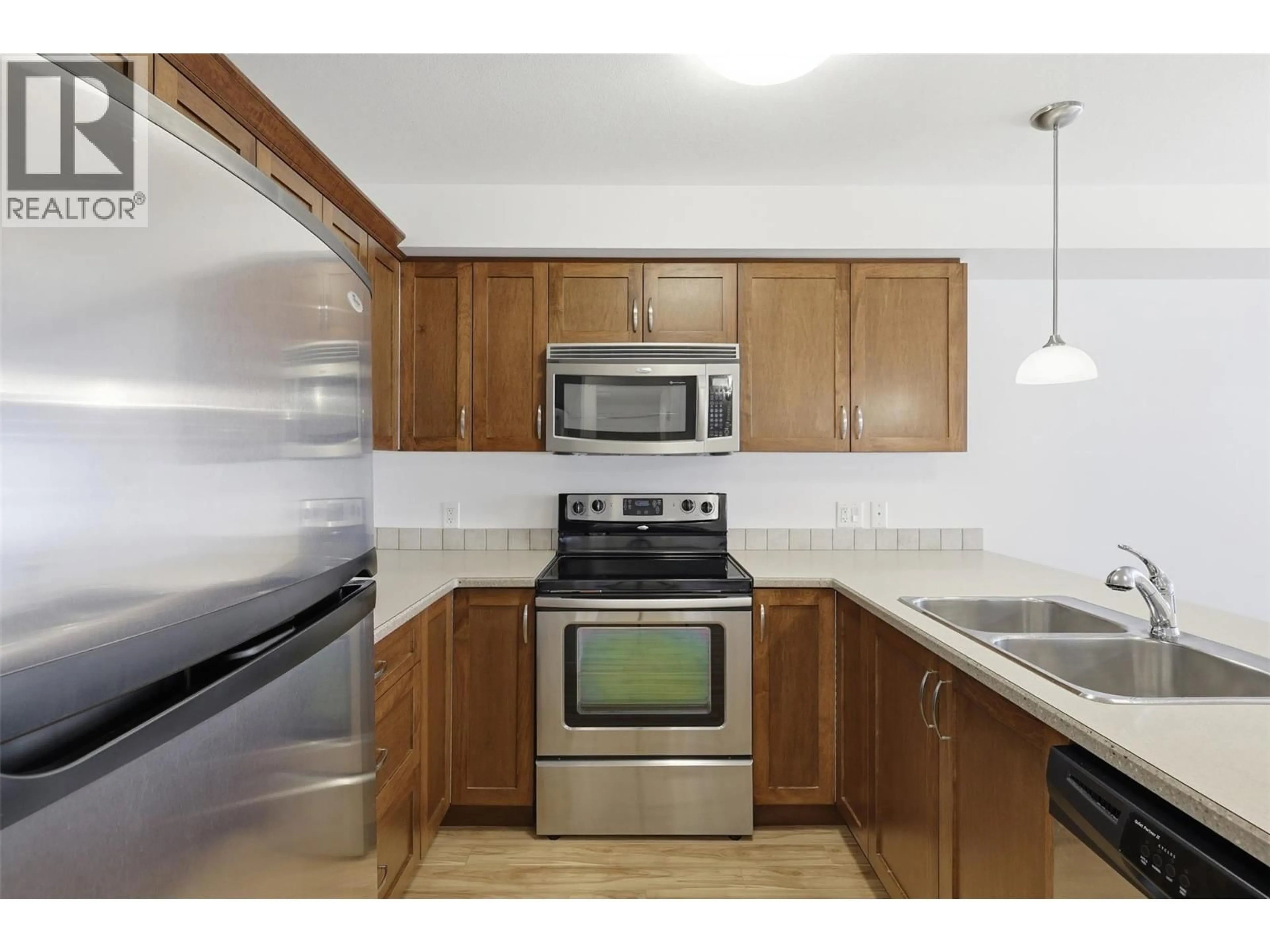Standard kitchen, unknown for 513 - 689 TRANQUILLE ROAD, Kamloops British Columbia V2B0C7