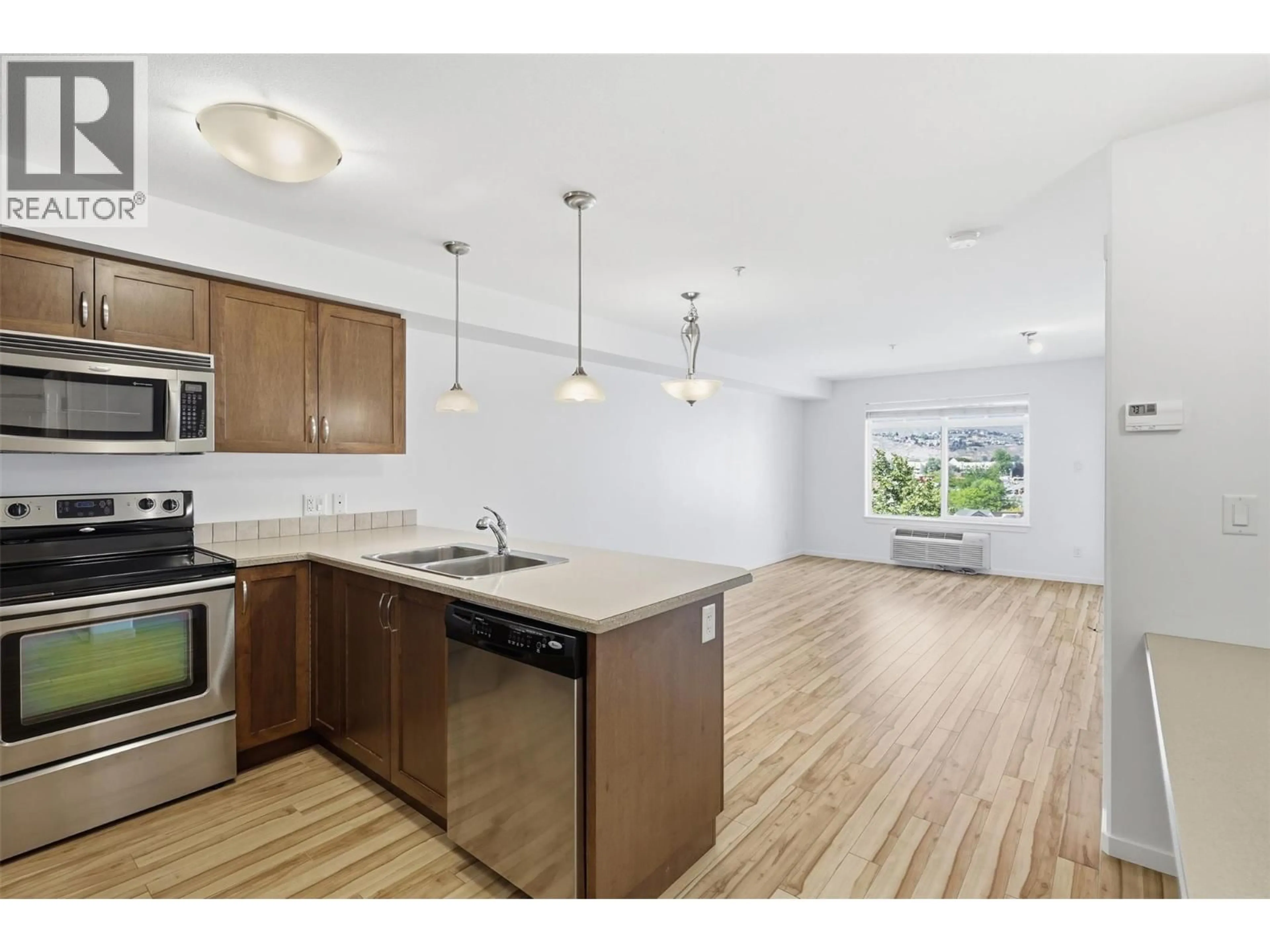 Open concept kitchen, unknown for 513 - 689 TRANQUILLE ROAD, Kamloops British Columbia V2B0C7