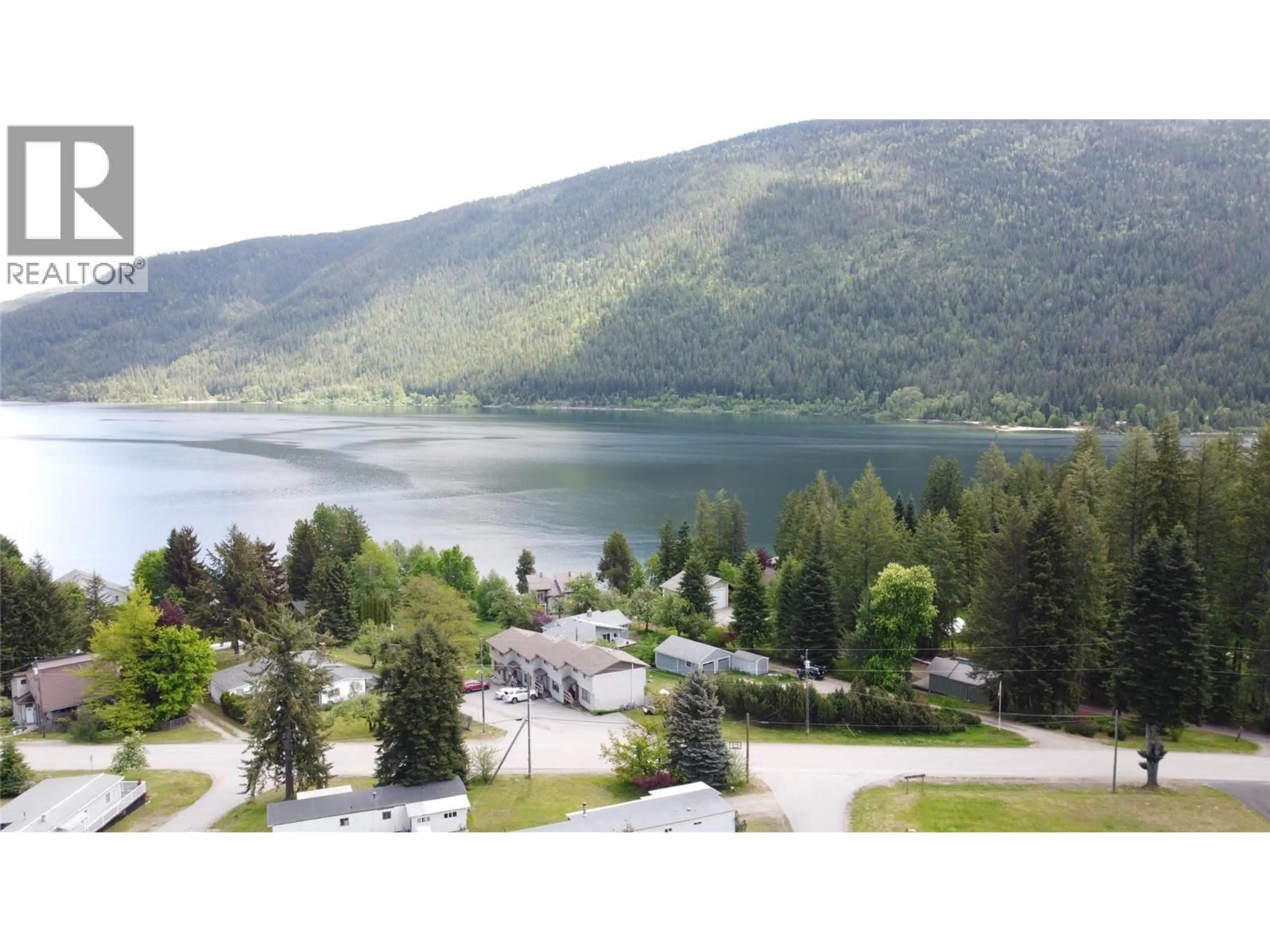 A pic from outside/outdoor area/front of a property/back of a property/a pic from drone, water/lake/river/ocean view for 29 - 2905 LOWER SIX MILE ROAD, Nelson British Columbia V1L6L8