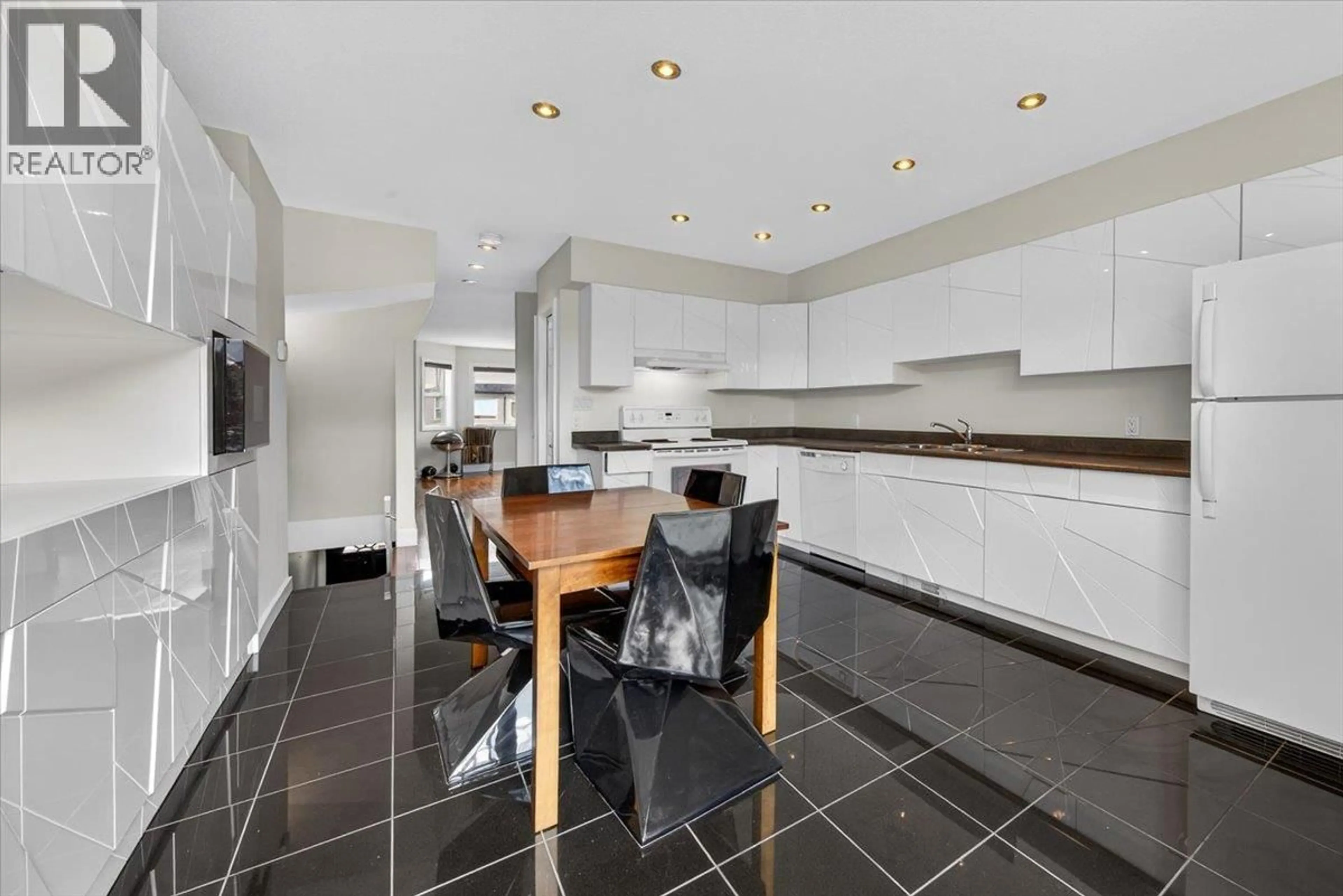 Contemporary kitchen, ceramic/tile floor for 508 - 200 BLACK FOREST TRAIL, Invermere British Columbia V0A1K2