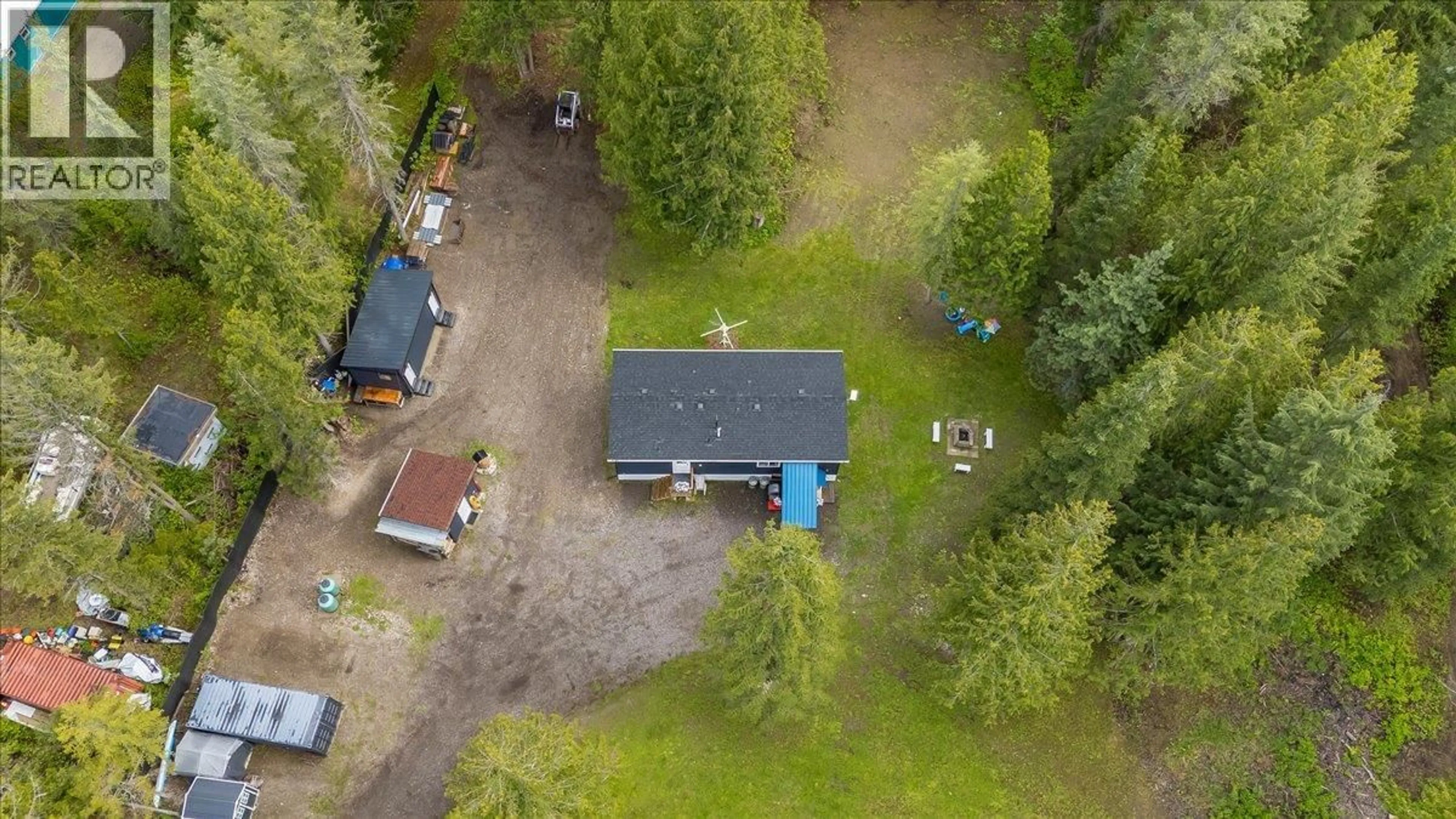 A pic from outside/outdoor area/front of a property/back of a property/a pic from drone, unknown for 118 LINESS ROAD, Salmo British Columbia V0G1Z0