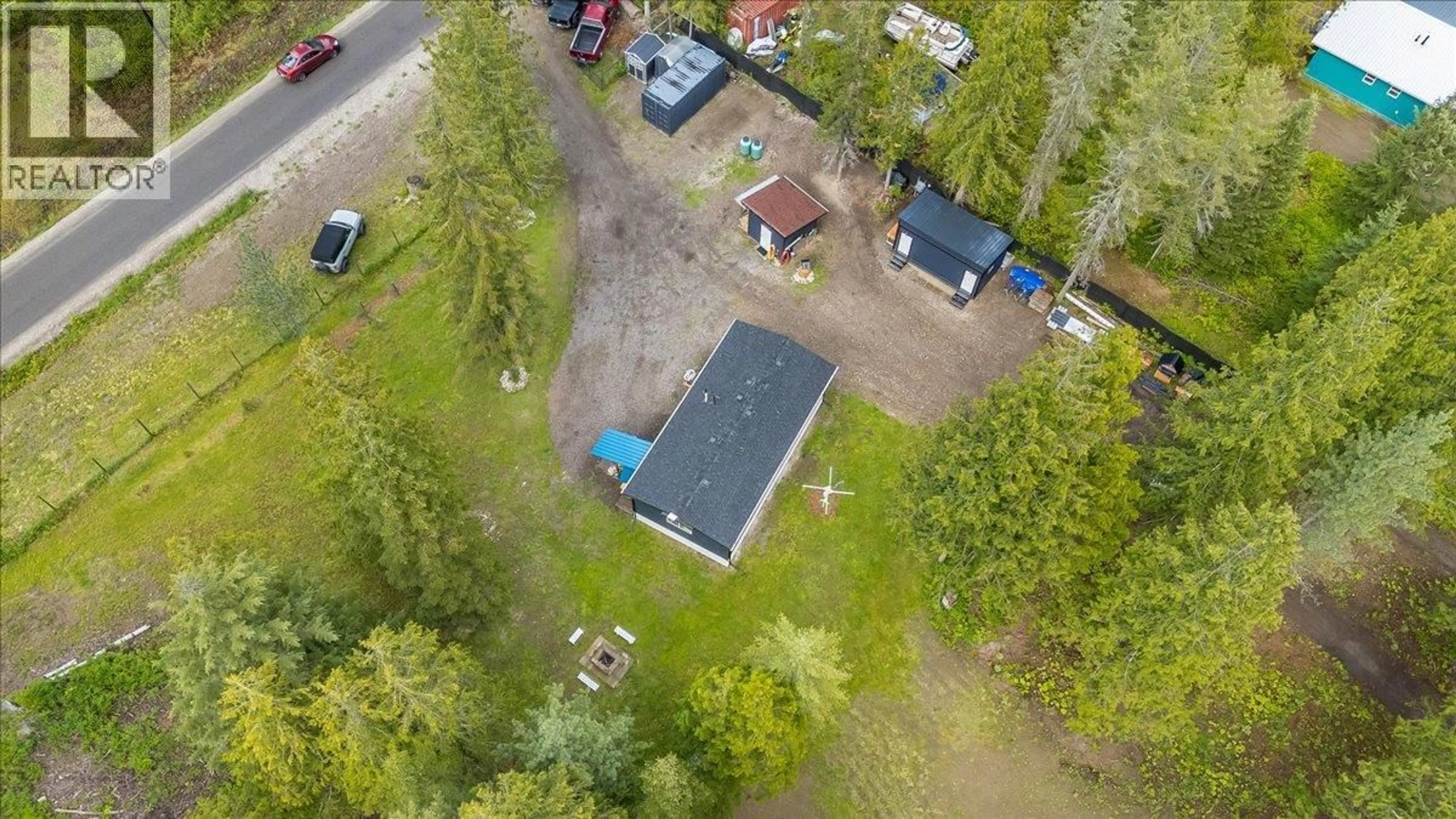 A pic from outside/outdoor area/front of a property/back of a property/a pic from drone, unknown for 118 LINESS ROAD, Salmo British Columbia V0G1Z0
