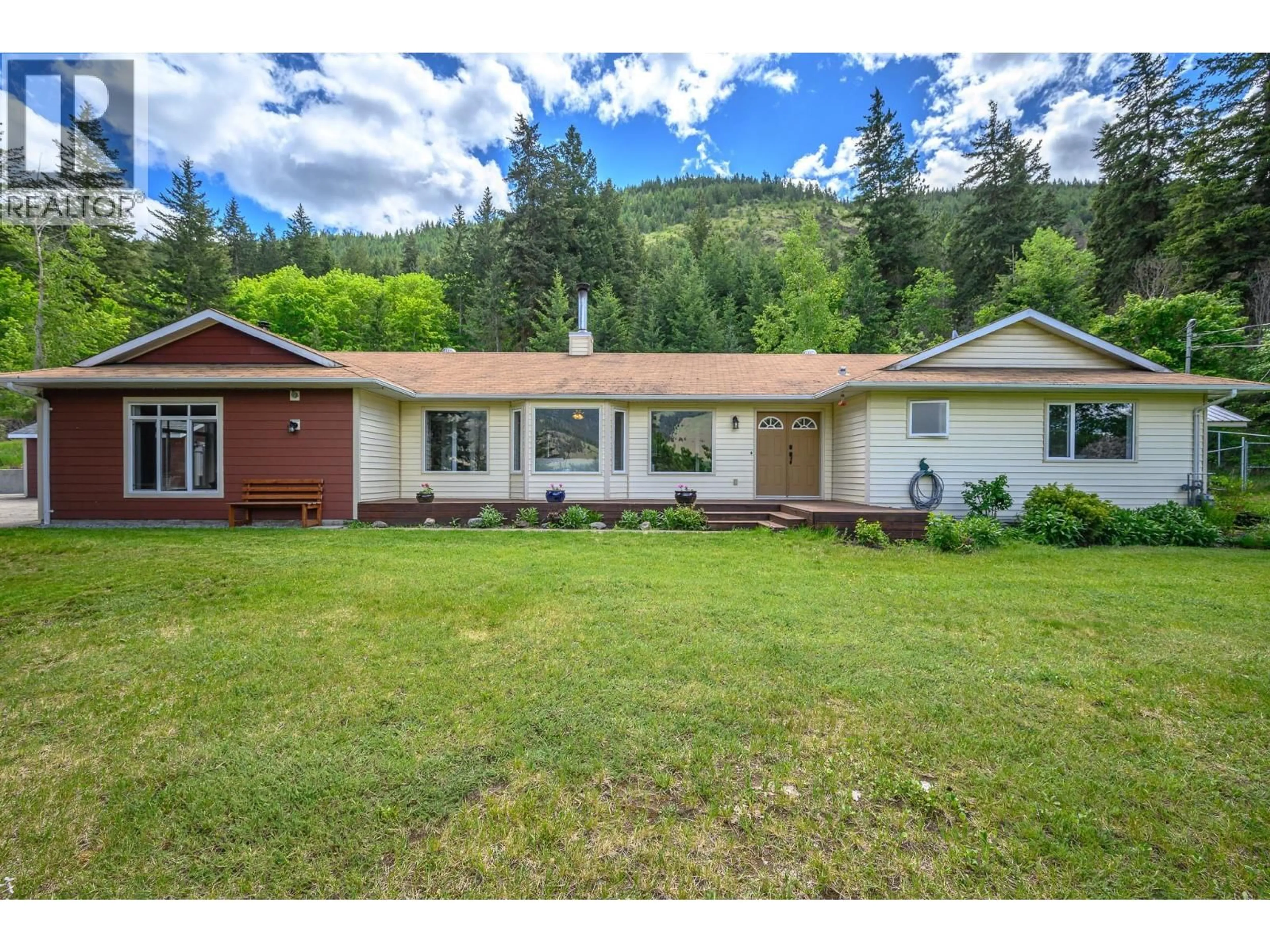 A pic from outside/outdoor area/front of a property/back of a property/a pic from drone, mountain view for 6960 BREWER ROAD, Coldstream British Columbia V1B3H2