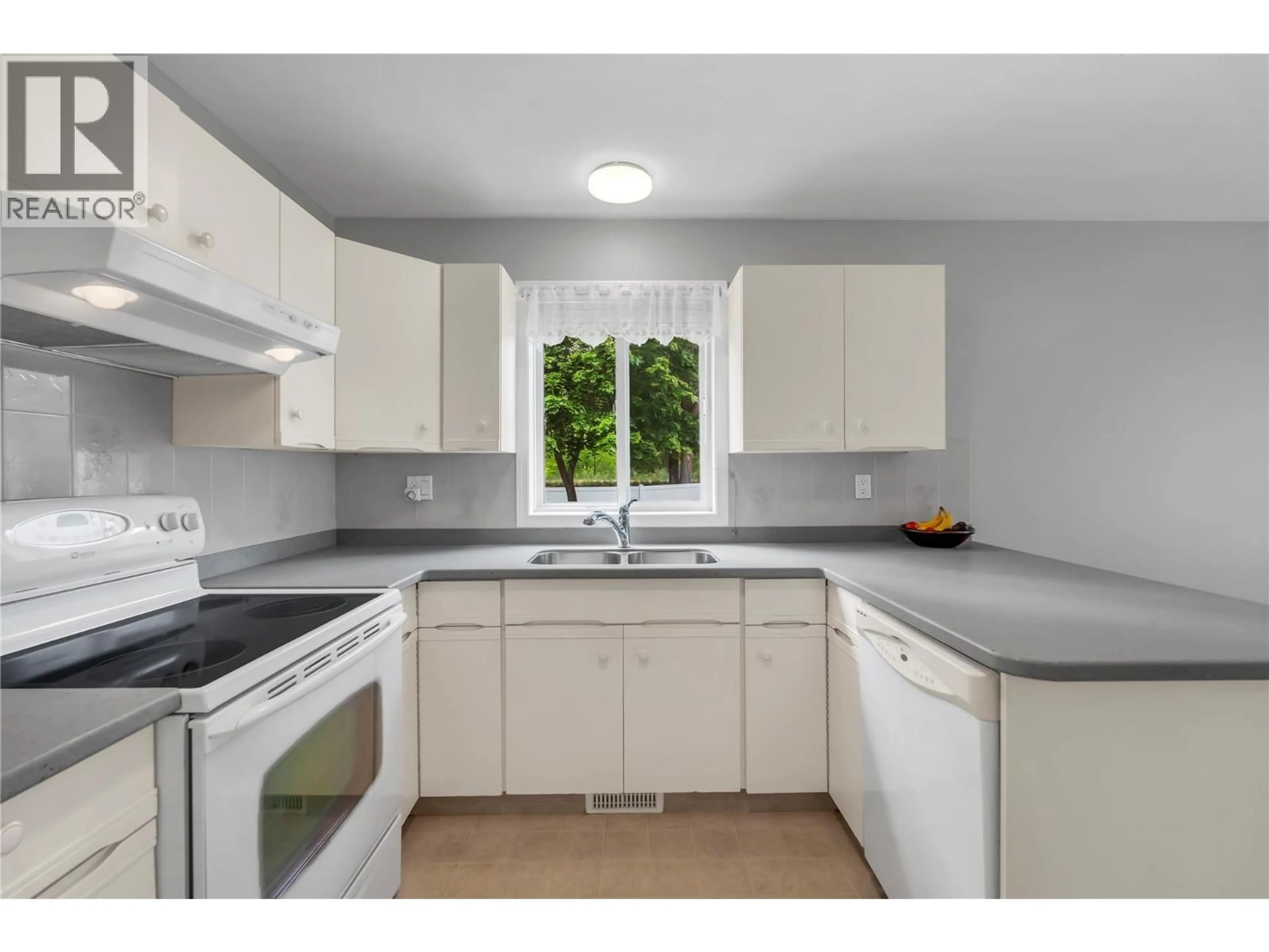 Standard kitchen, unknown for 8 - 145 REDWING PLACE, Oliver British Columbia V0H1T4