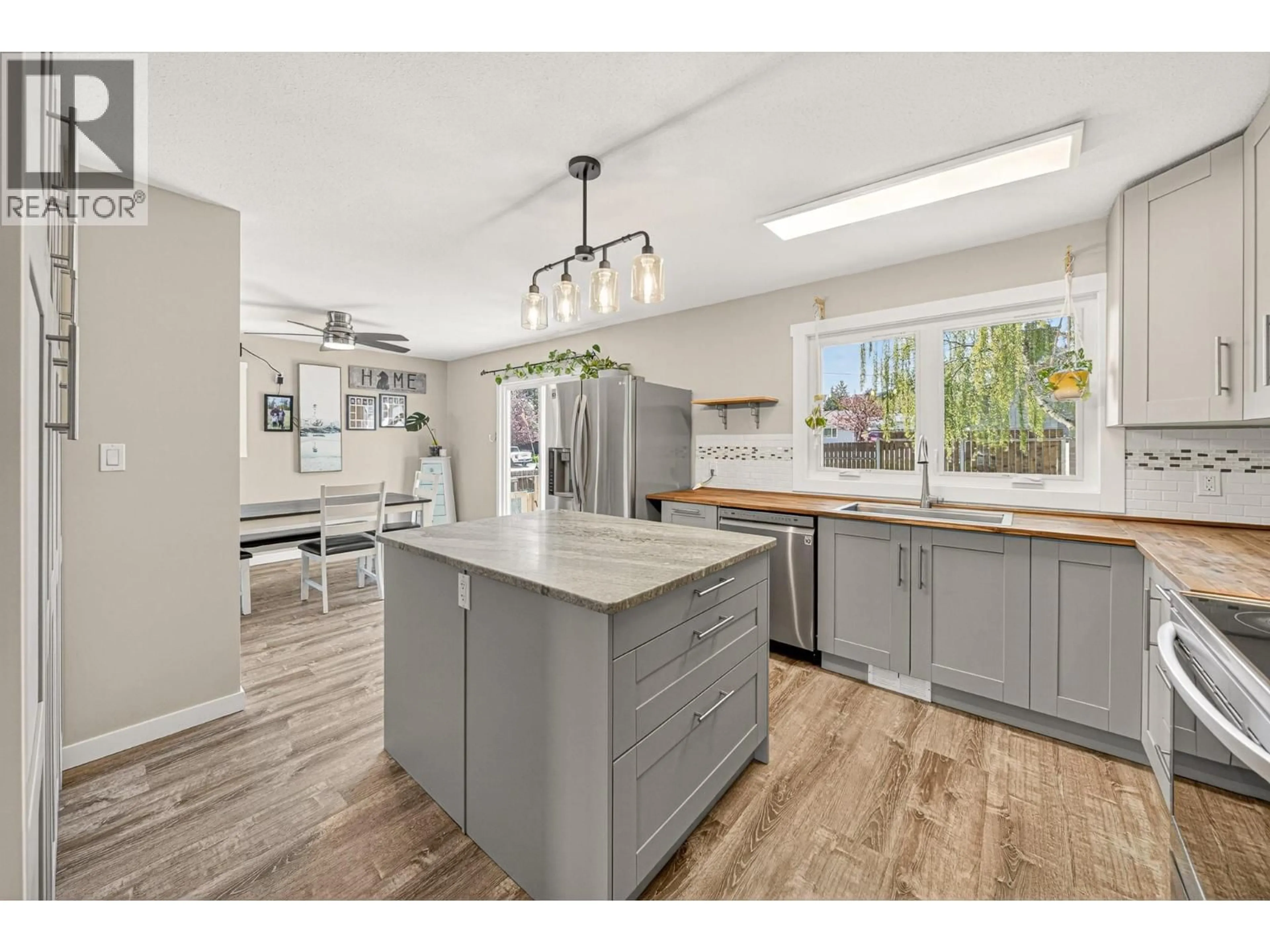 Open concept kitchen, unknown for 832 MICHEL ROAD, Elkford British Columbia V0B1H0
