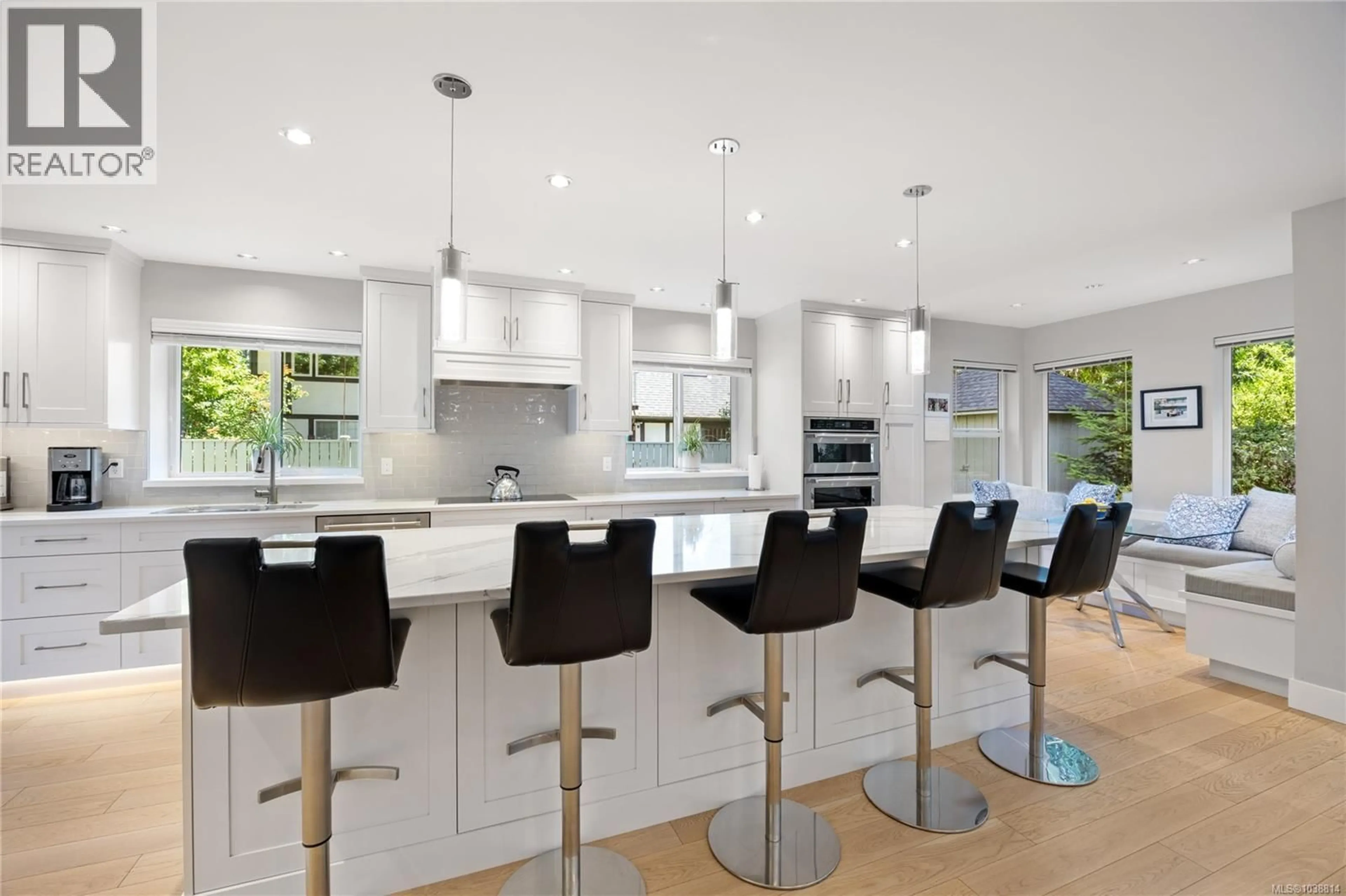 Contemporary kitchen, unknown for 787 WALEMA AVENUE, Saanich British Columbia V8Y3B1