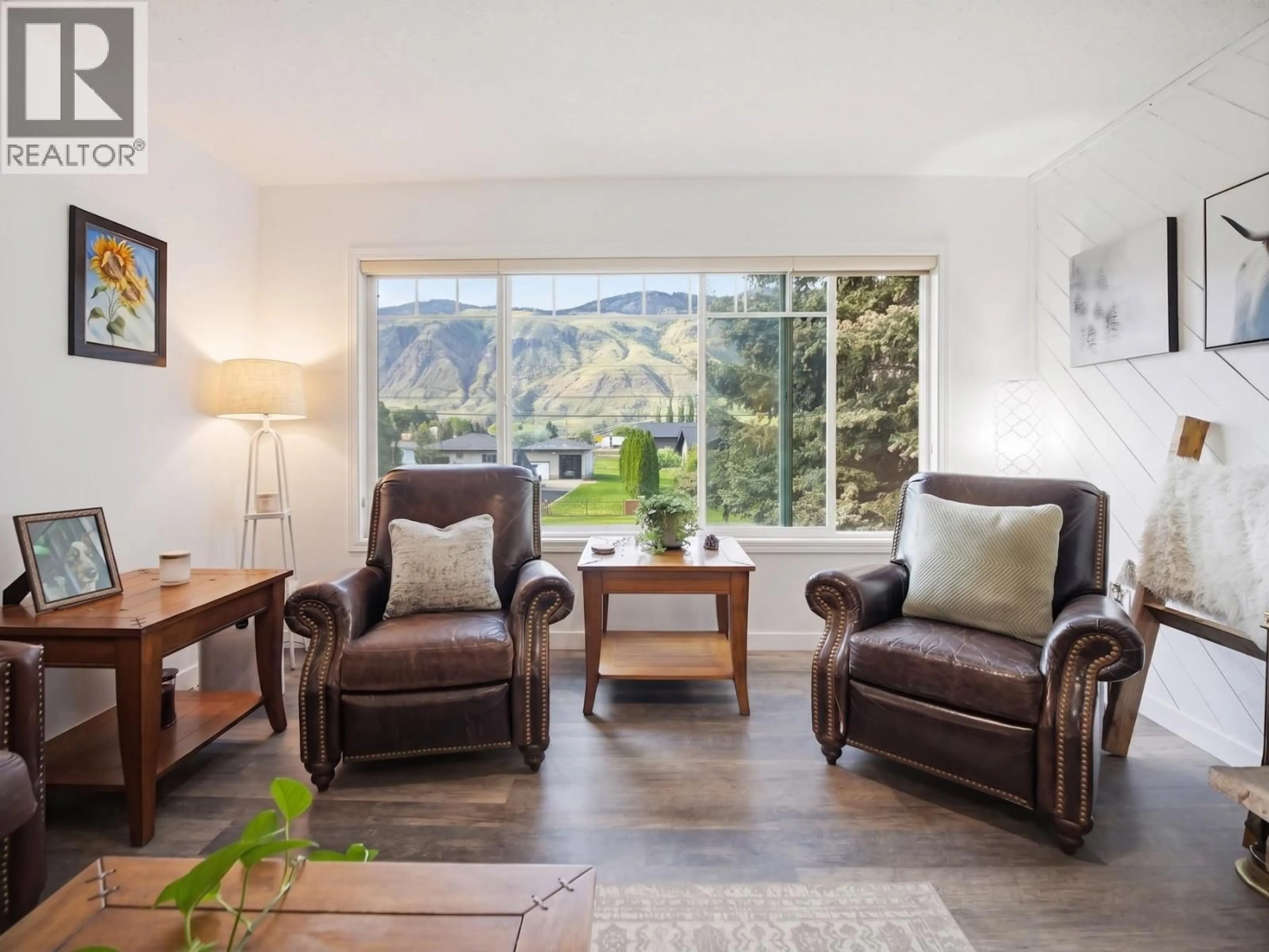 Living room with furniture, unknown for 588 DURANGO DRIVE, Kamloops British Columbia V2C6Y5