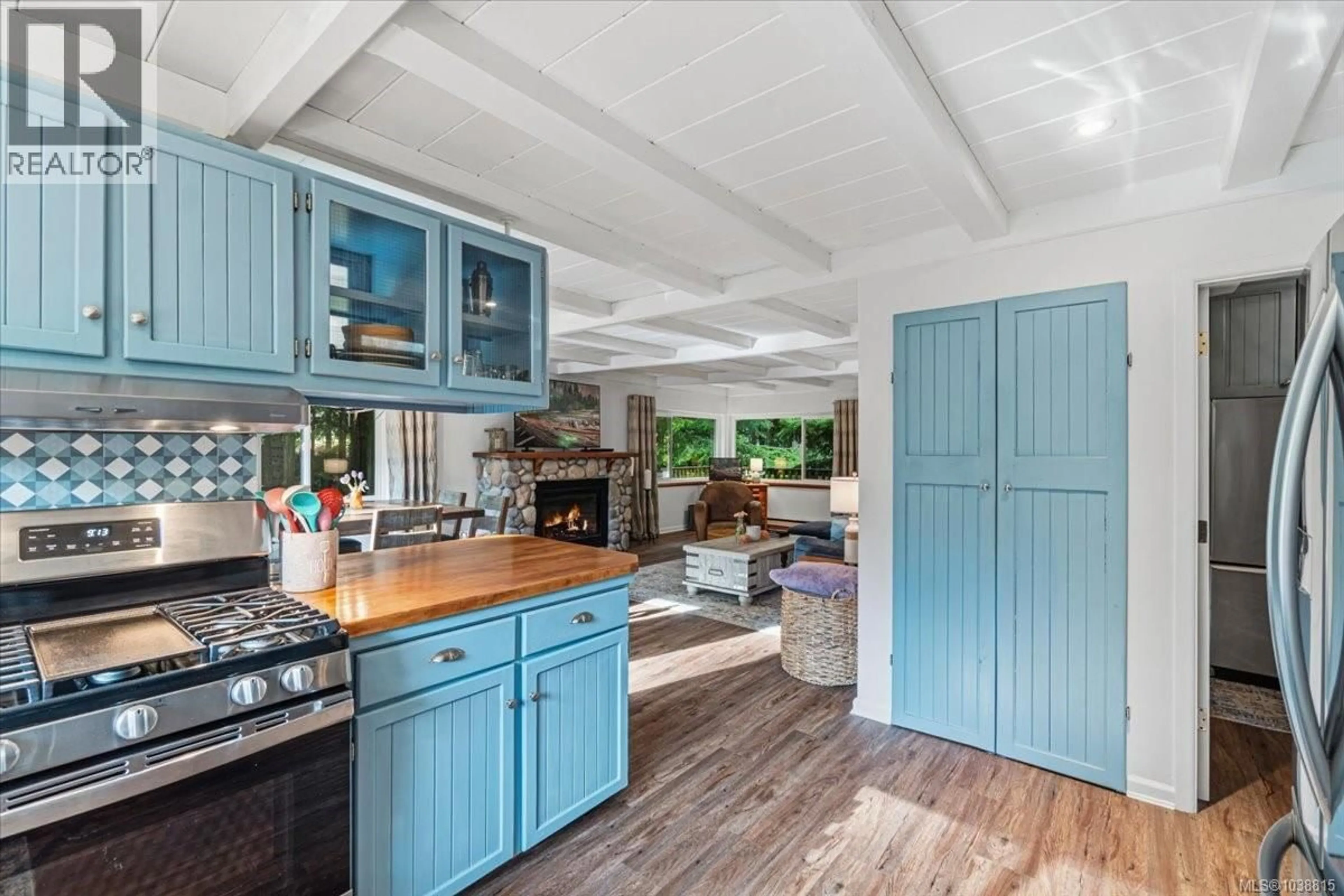 Open concept kitchen, unknown for 324 CHESTER ROAD, Qualicum Beach British Columbia V9K1B9