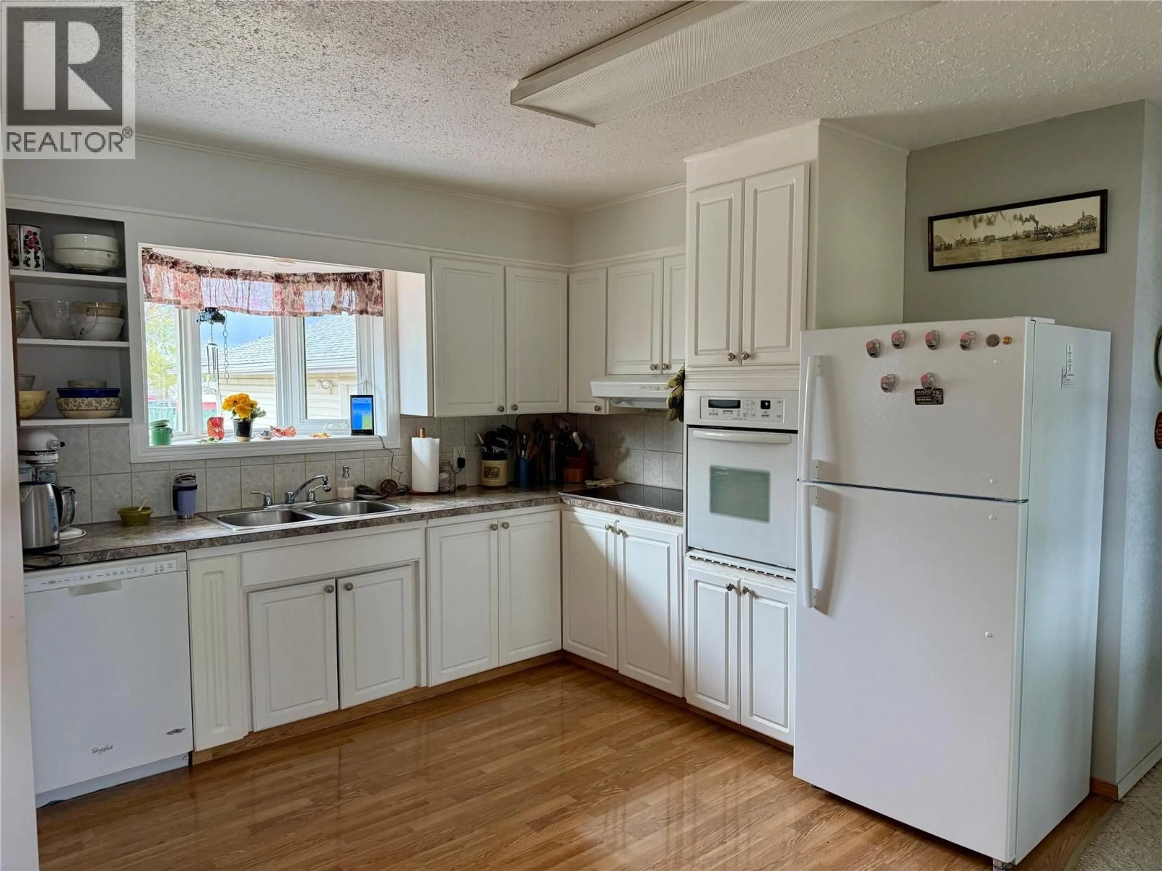 Standard kitchen, unknown for 1300 116 AVENUE, Dawson Creek British Columbia V1G3E7