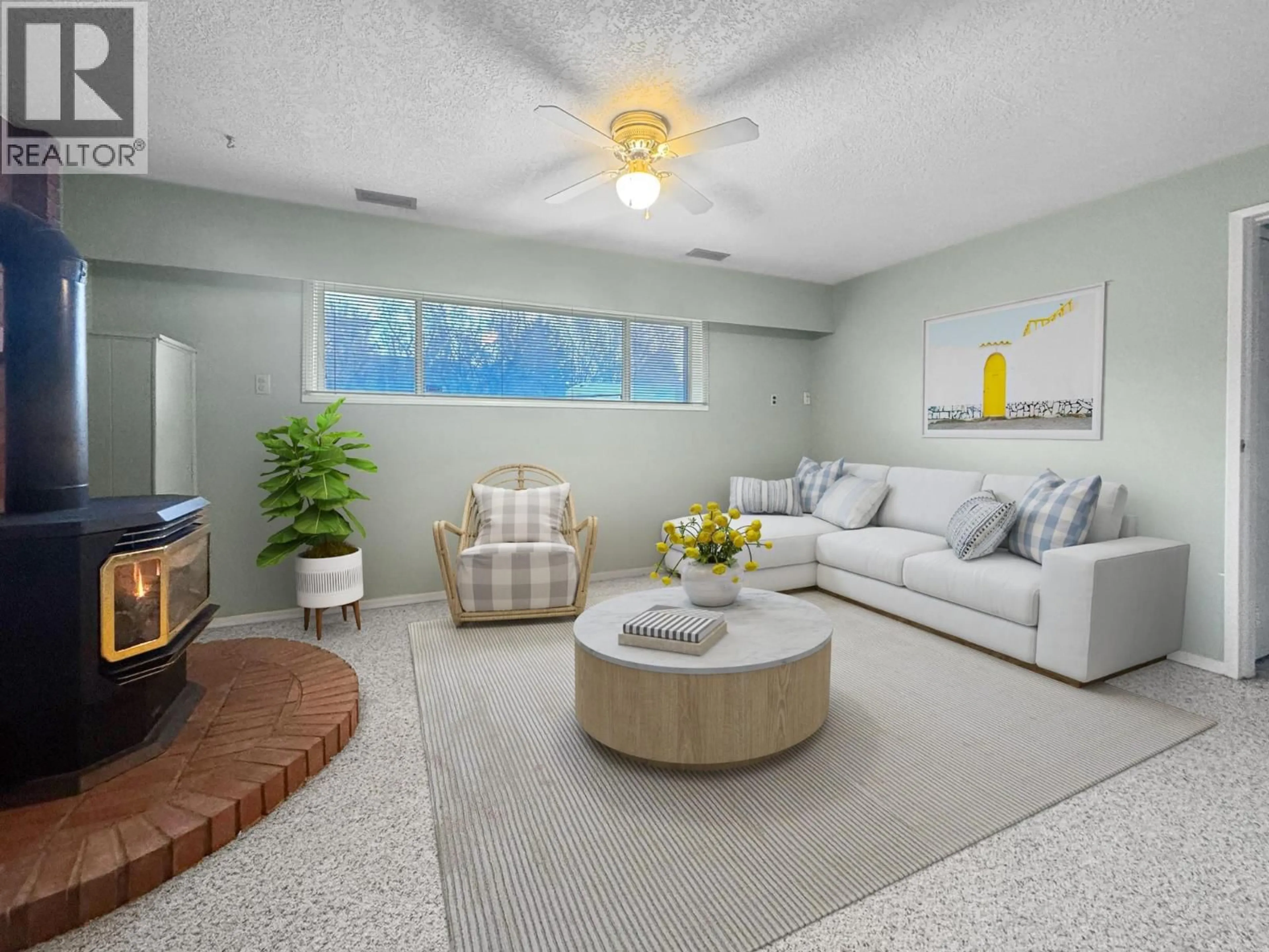 Living room with furniture, unknown for 2402 CLAPPERTON AVENUE, Merritt British Columbia V1K1A2