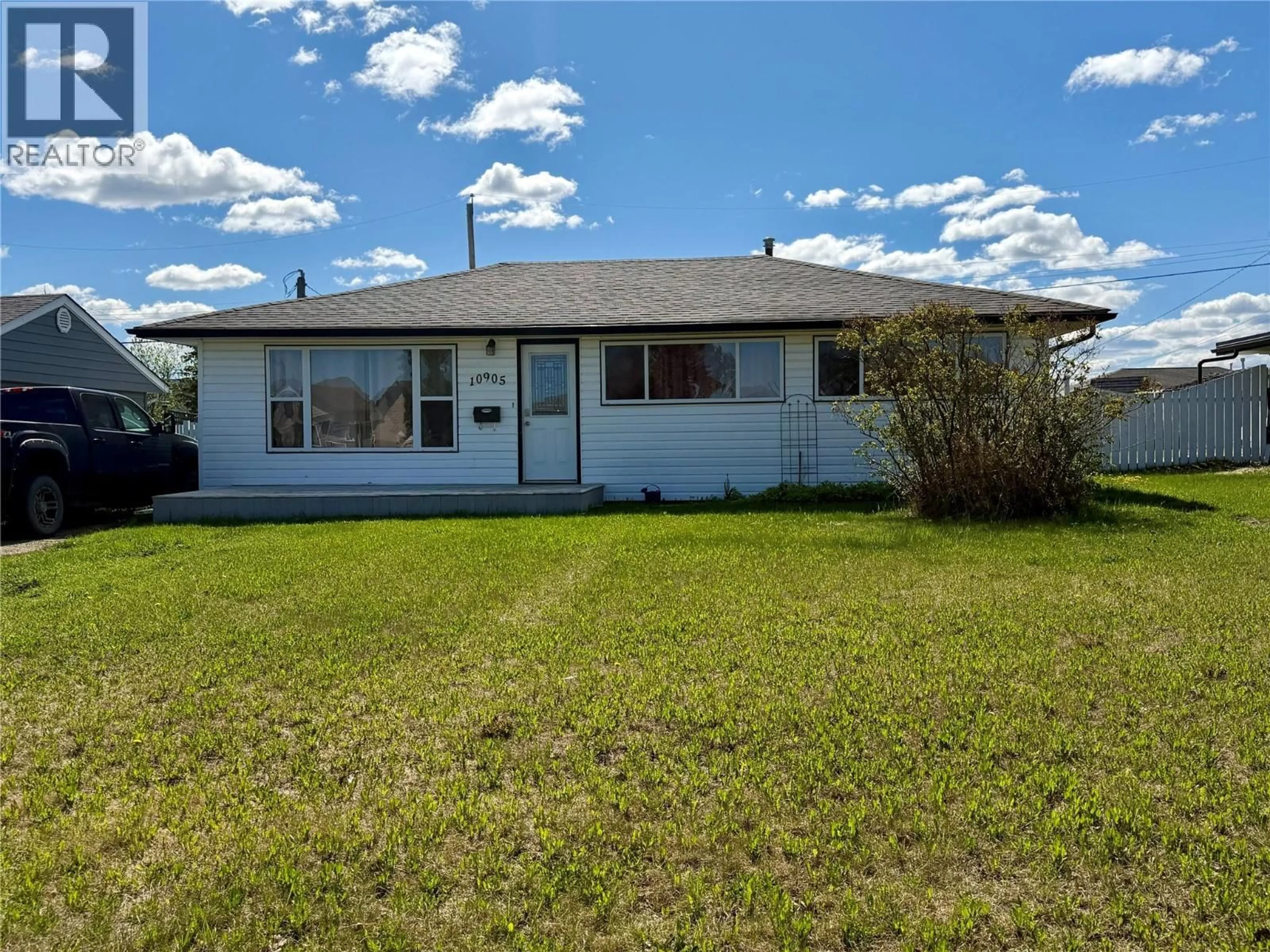 Home with vinyl exterior material, unknown for 10905 TURGEON DRIVE, Dawson Creek British Columbia V1G2W9