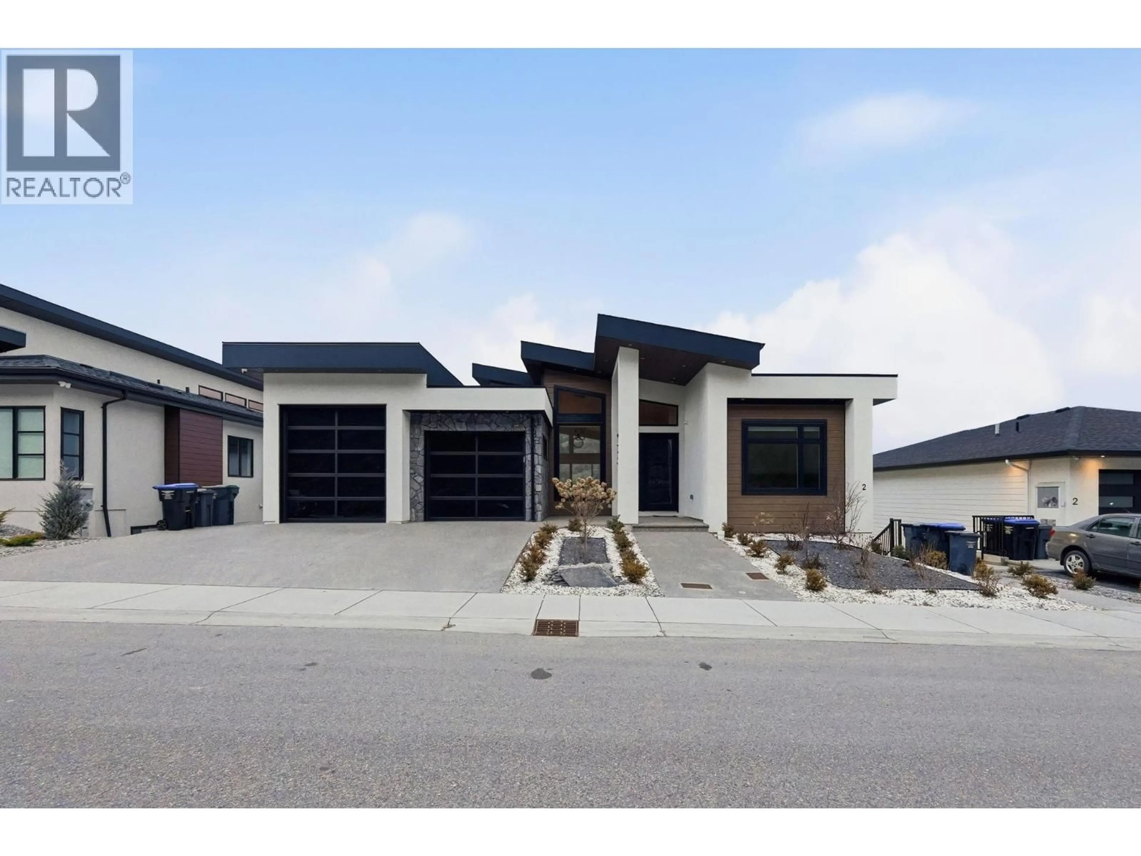 Indoor garage for 973 LOSETH DRIVE, Kelowna British Columbia V1P0A1