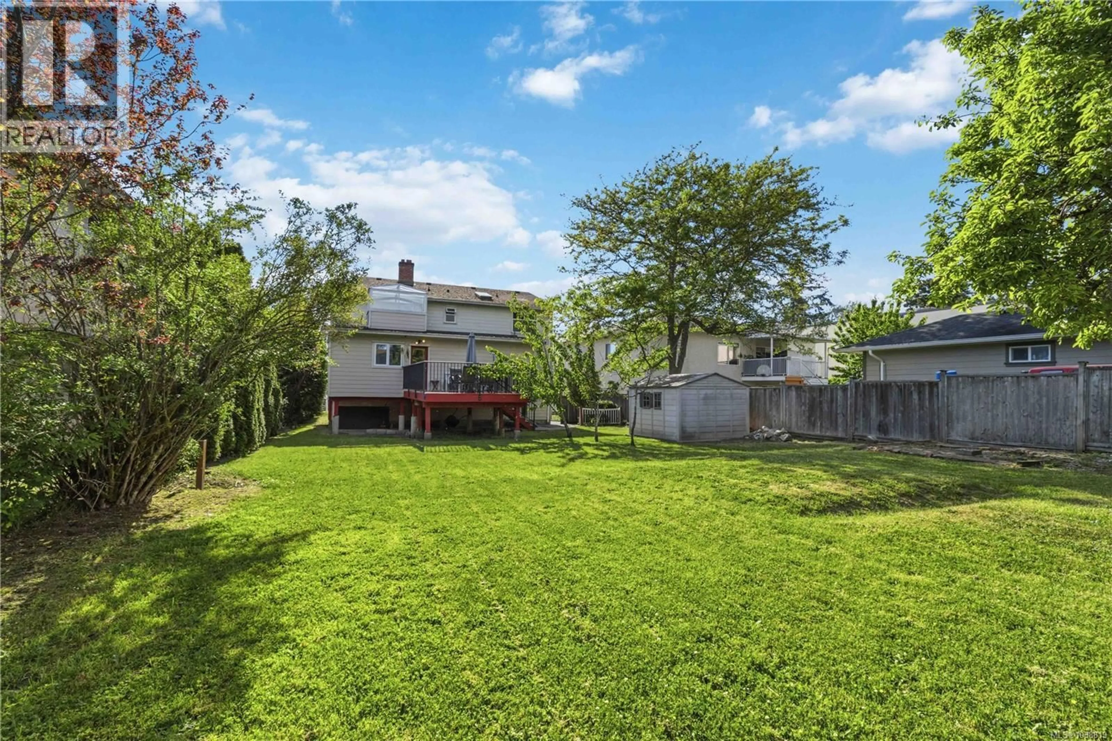 A pic from outside/outdoor area/front of a property/back of a property/a pic from drone, unknown for 4139 CAREY ROAD, Saanich British Columbia V8Z4G6