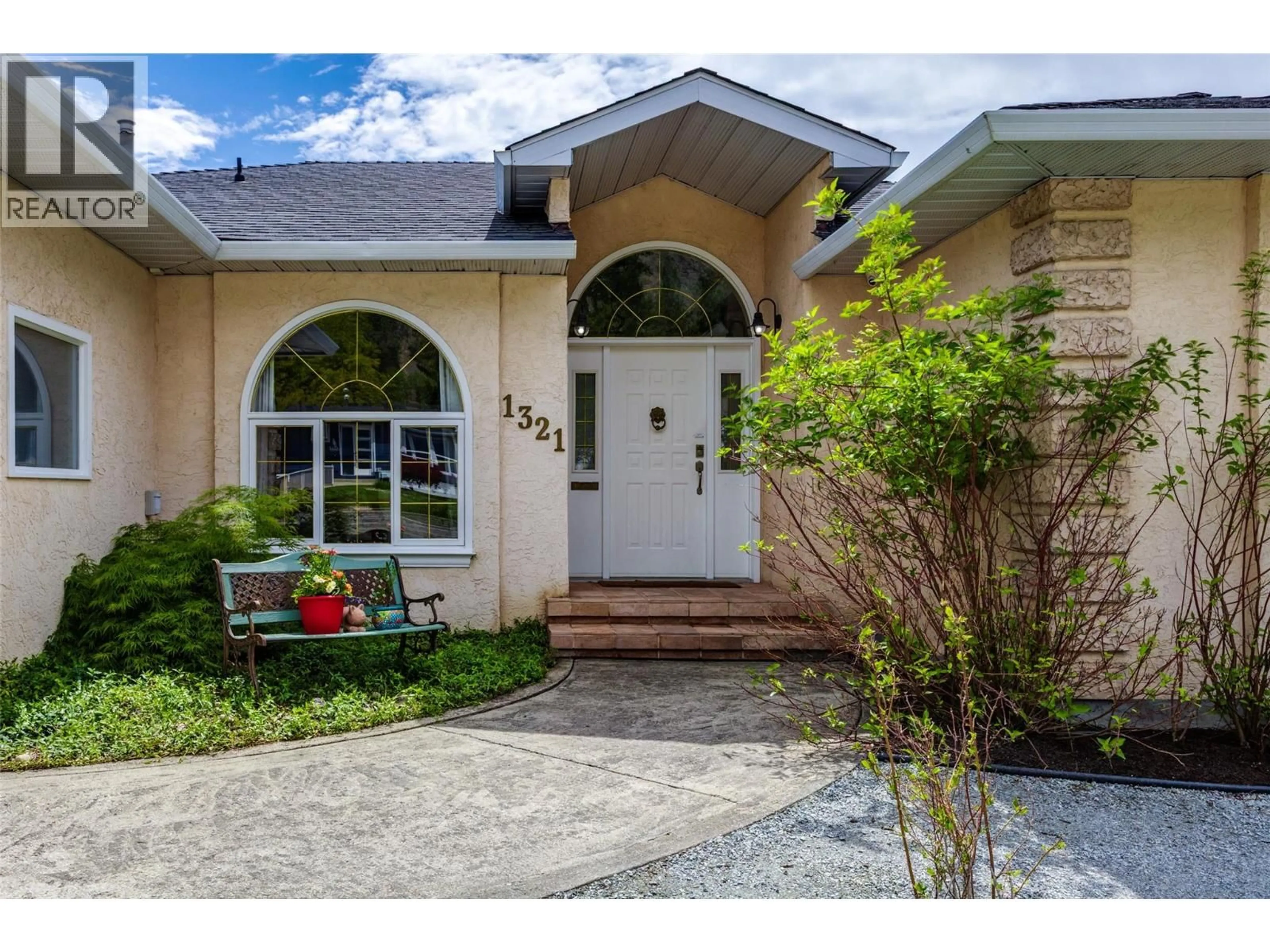 Unknown for 1321 MOUNTAIN AVENUE, Kelowna British Columbia V1Y7H3