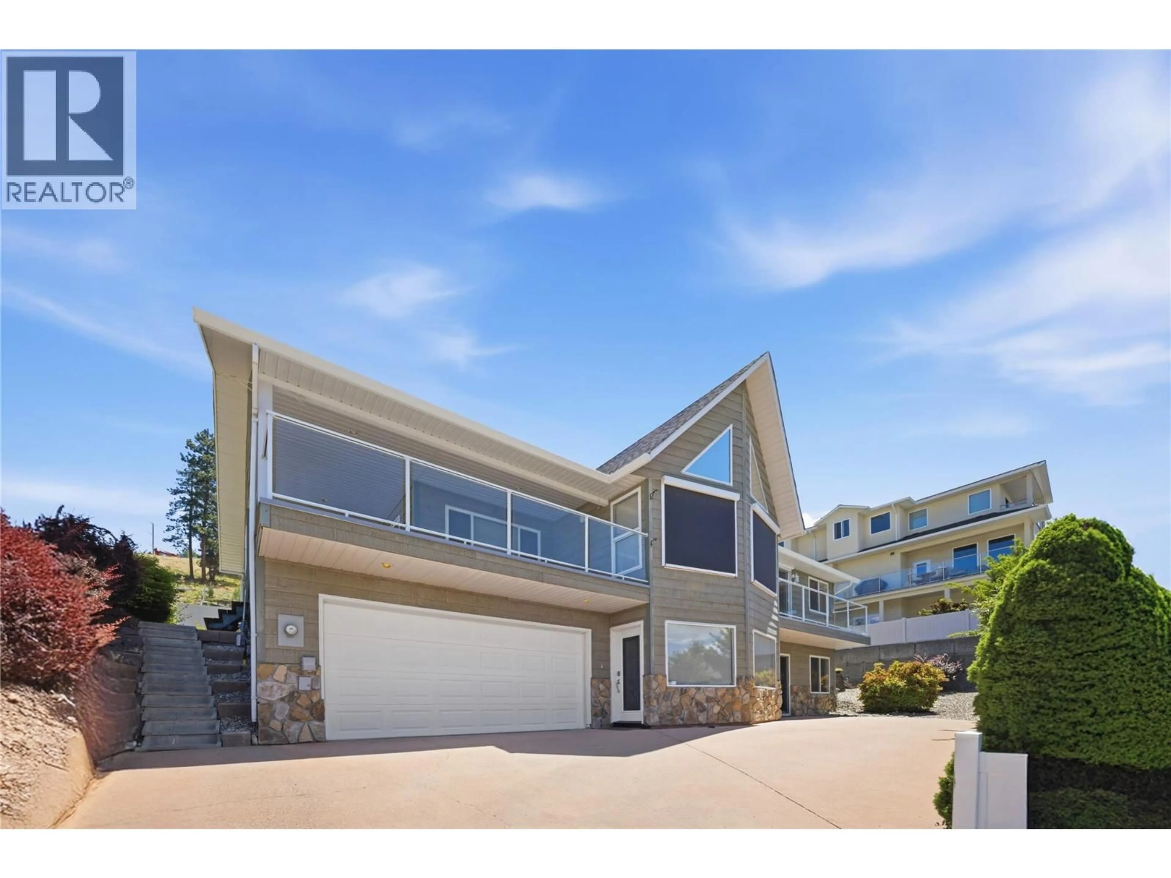 A pic from outside/outdoor area/front of a property/back of a property/a pic from drone, unknown for 2850 EVERGREEN DRIVE, Penticton British Columbia V2A7T1