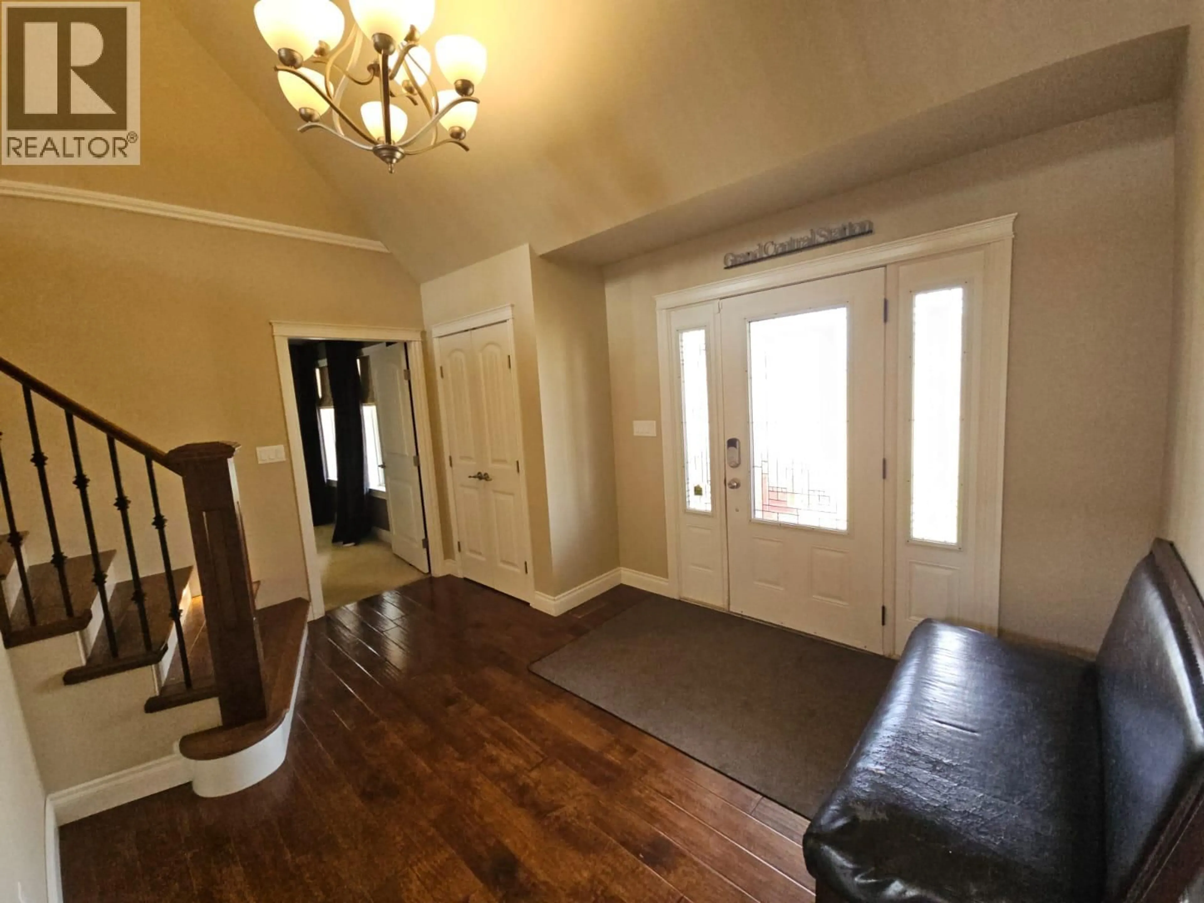 Indoor entryway for 4105 52 AVENUE NORTHEAST, Chetwynd British Columbia V0C1J0