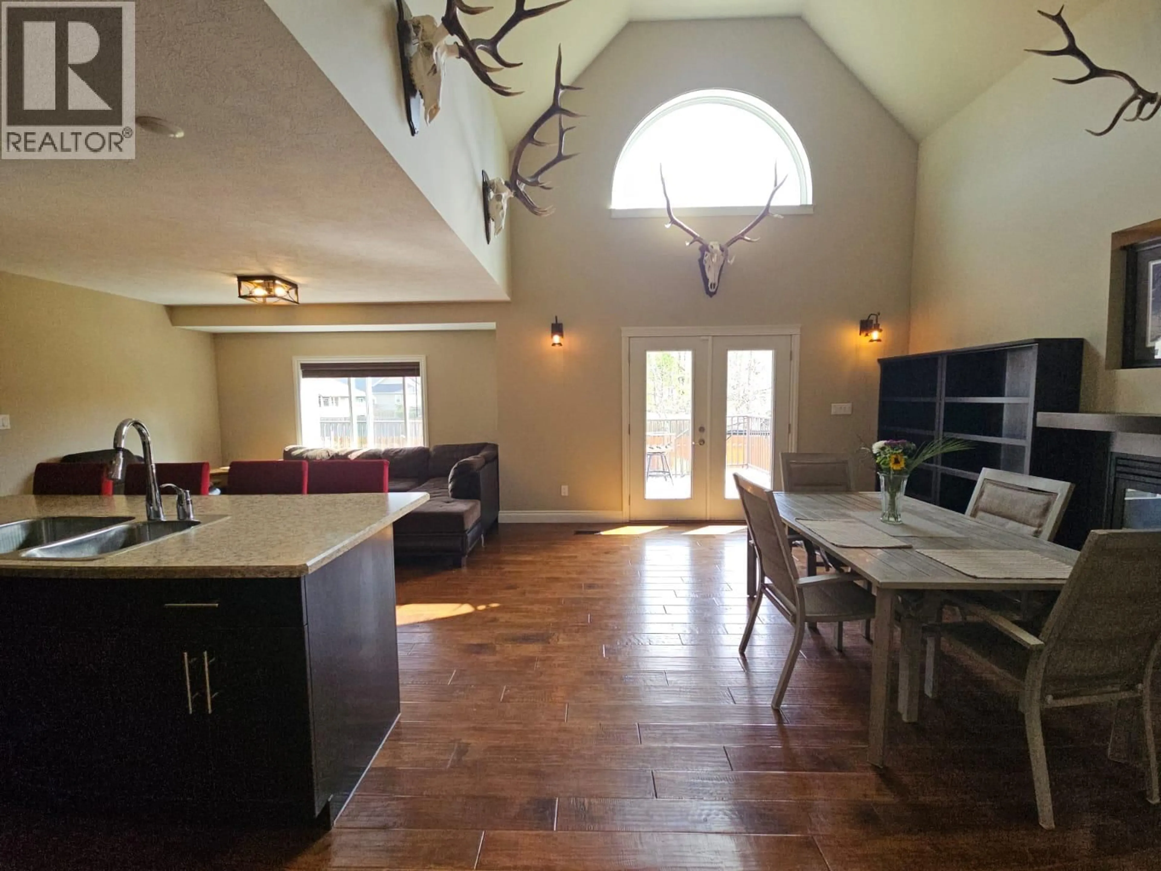 Open concept kitchen, unknown for 4105 52 AVENUE NORTHEAST, Chetwynd British Columbia V0C1J0