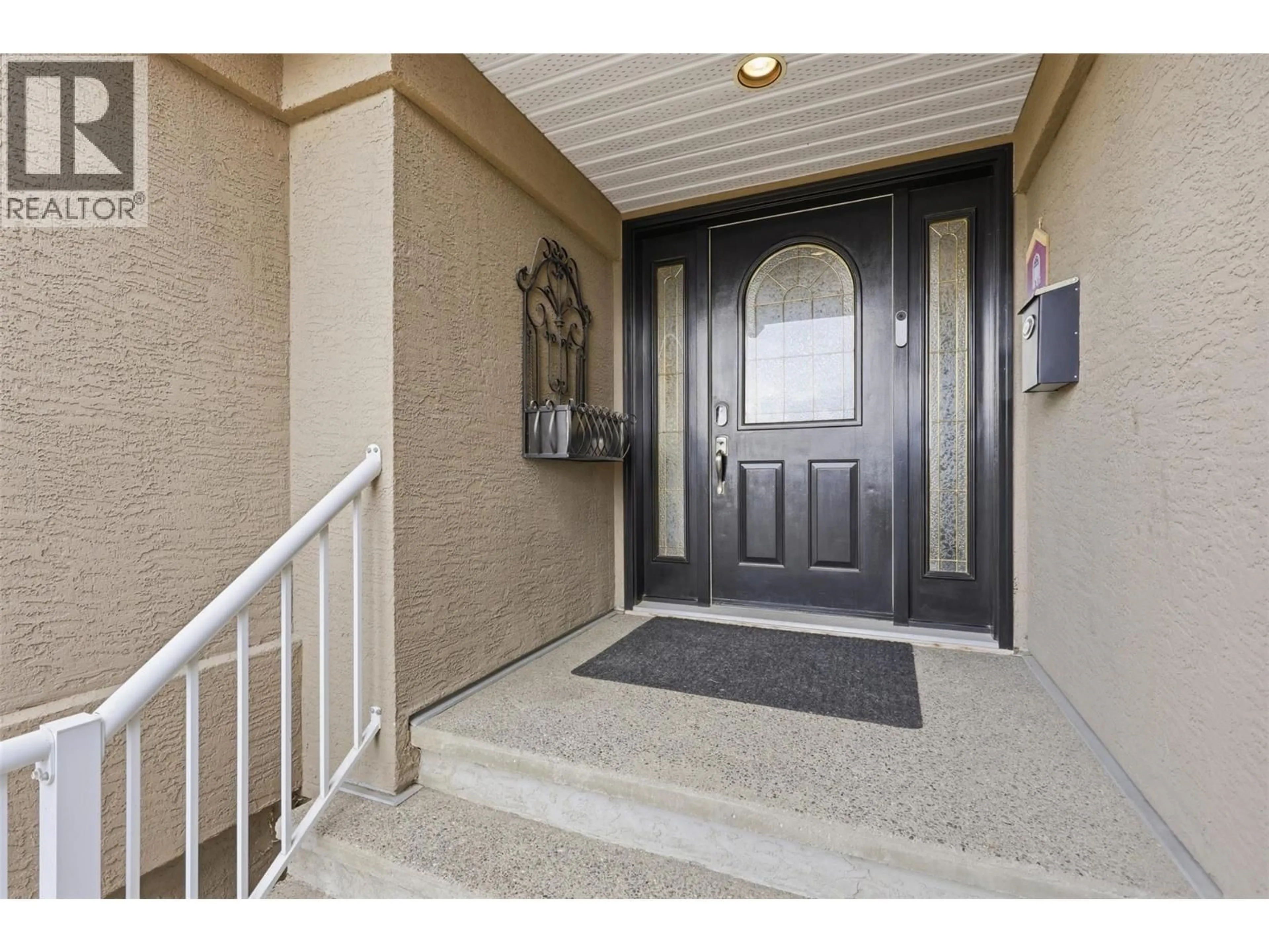 Indoor entryway for 2067 MUIRFIELD ROAD, Kamloops British Columbia V1S1S6