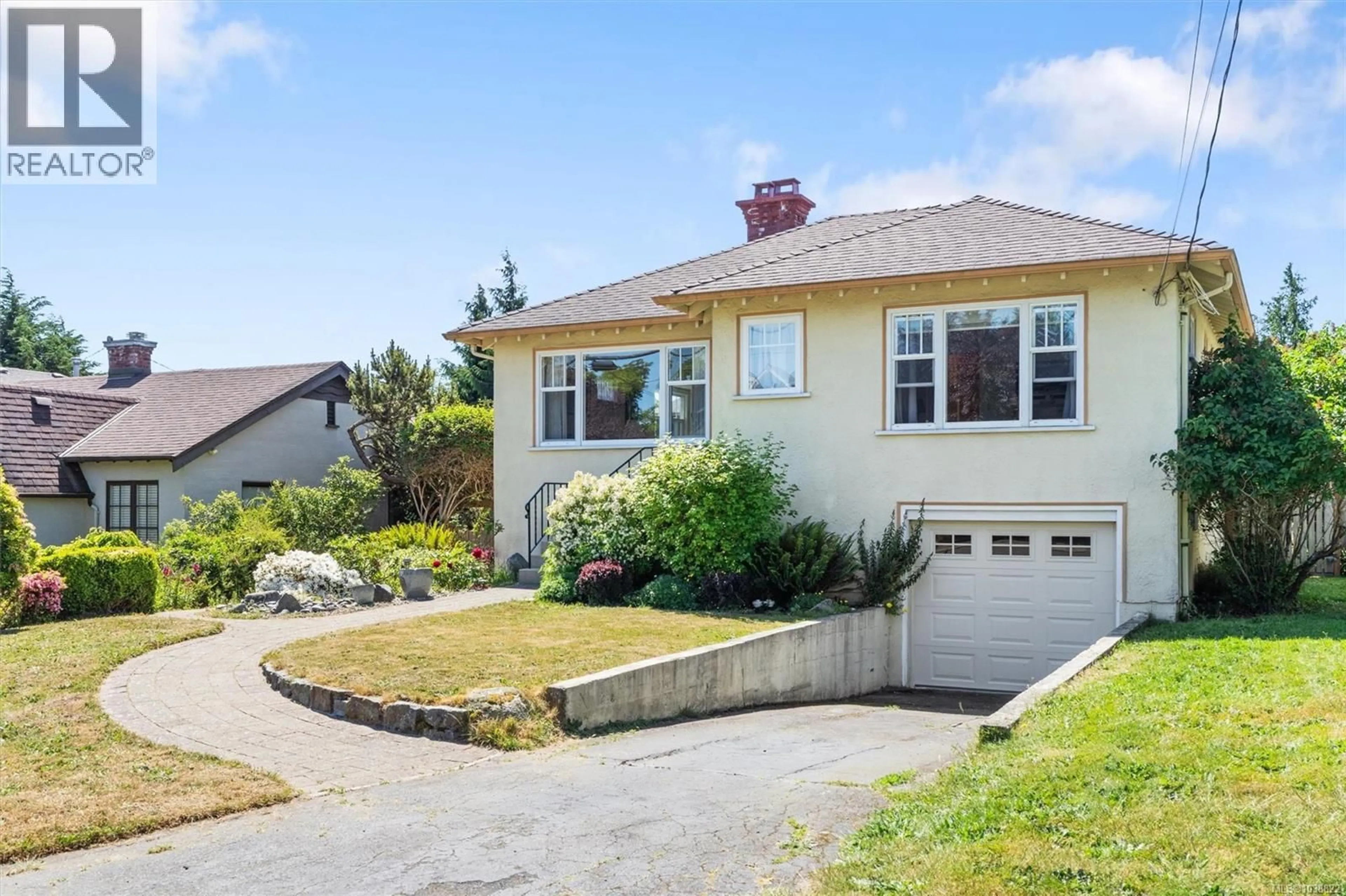 Home with vinyl exterior material, street for 2183 CENTRAL AVENUE, Oak Bay British Columbia V8S2R6