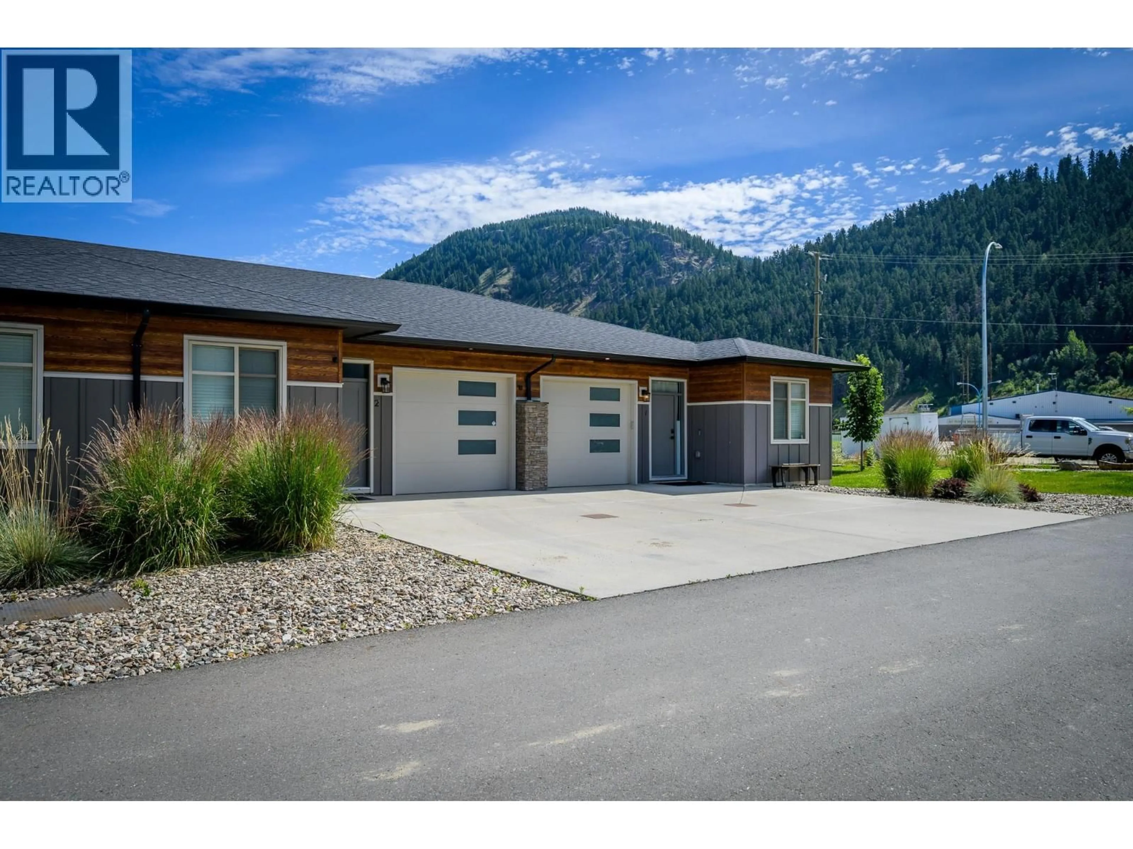 Home with vinyl exterior material, mountain view for 2 - 220 SHEPHERD ROAD, Chase British Columbia V0E1M1