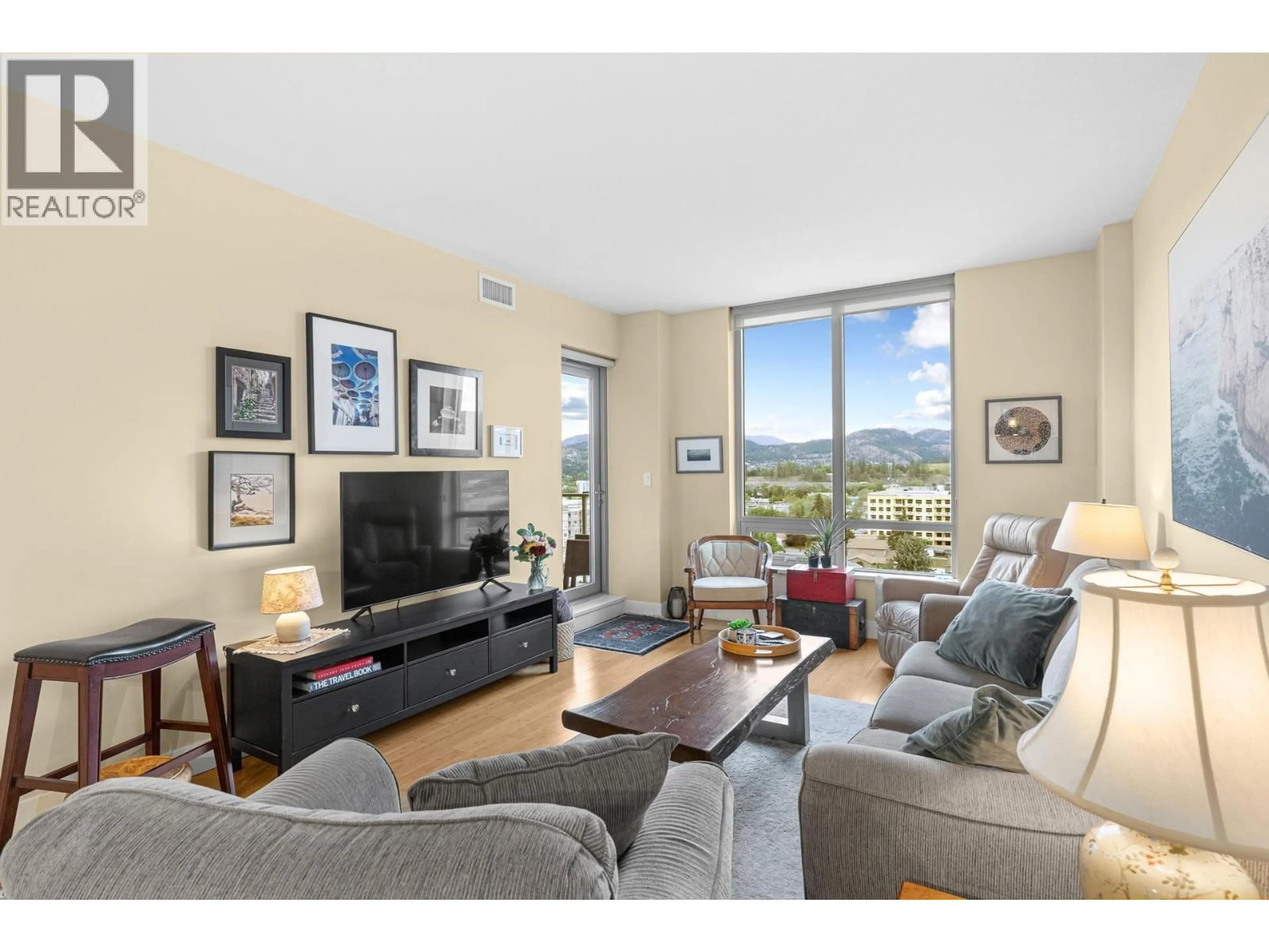 Living room with furniture, unknown for 1008 - 2040 SPRINGFIELD ROAD, Kelowna British Columbia V1Y9N7