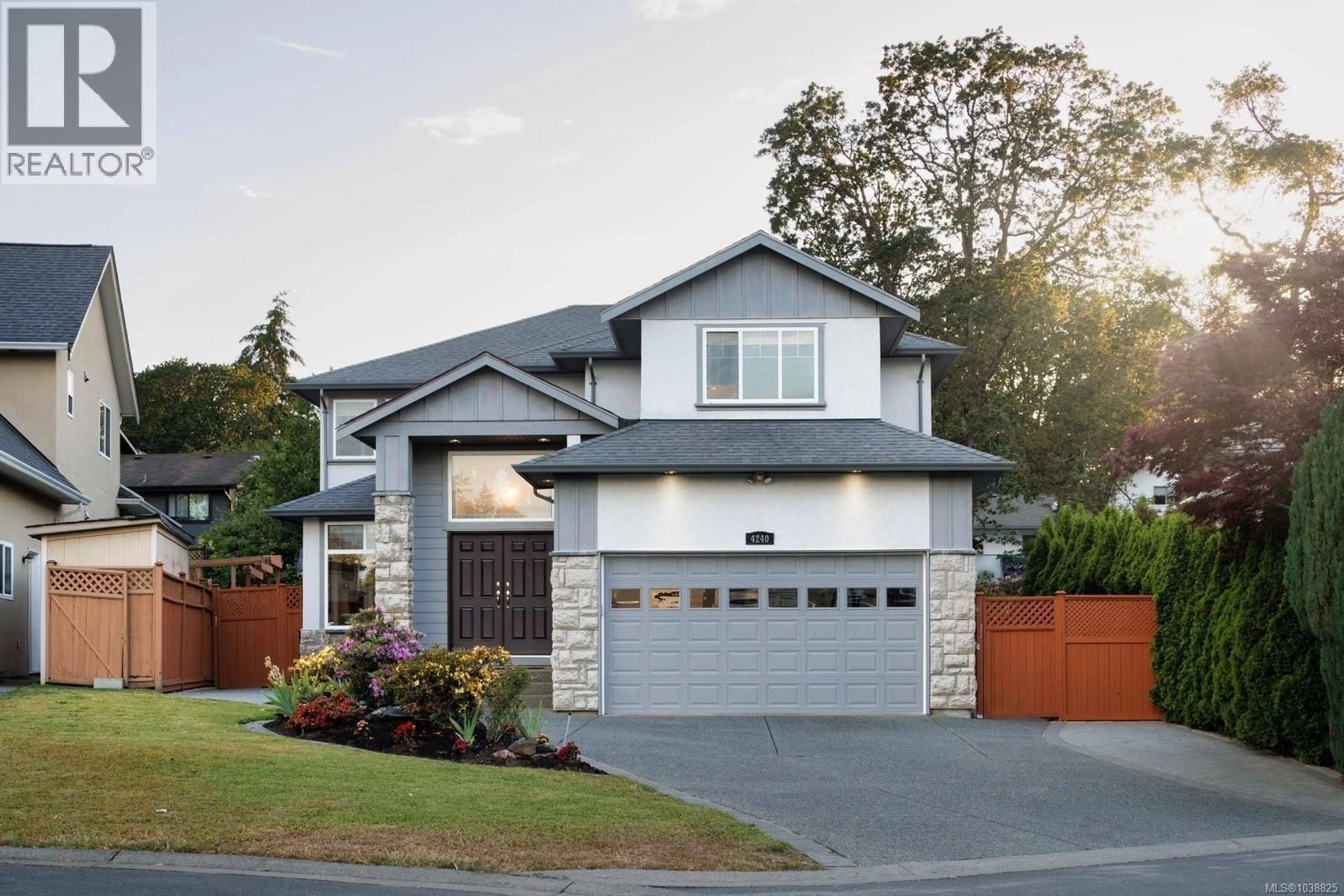 Home with brick exterior material, street for 4240 OAKVIEW PLACE, Saanich British Columbia V8N6M7