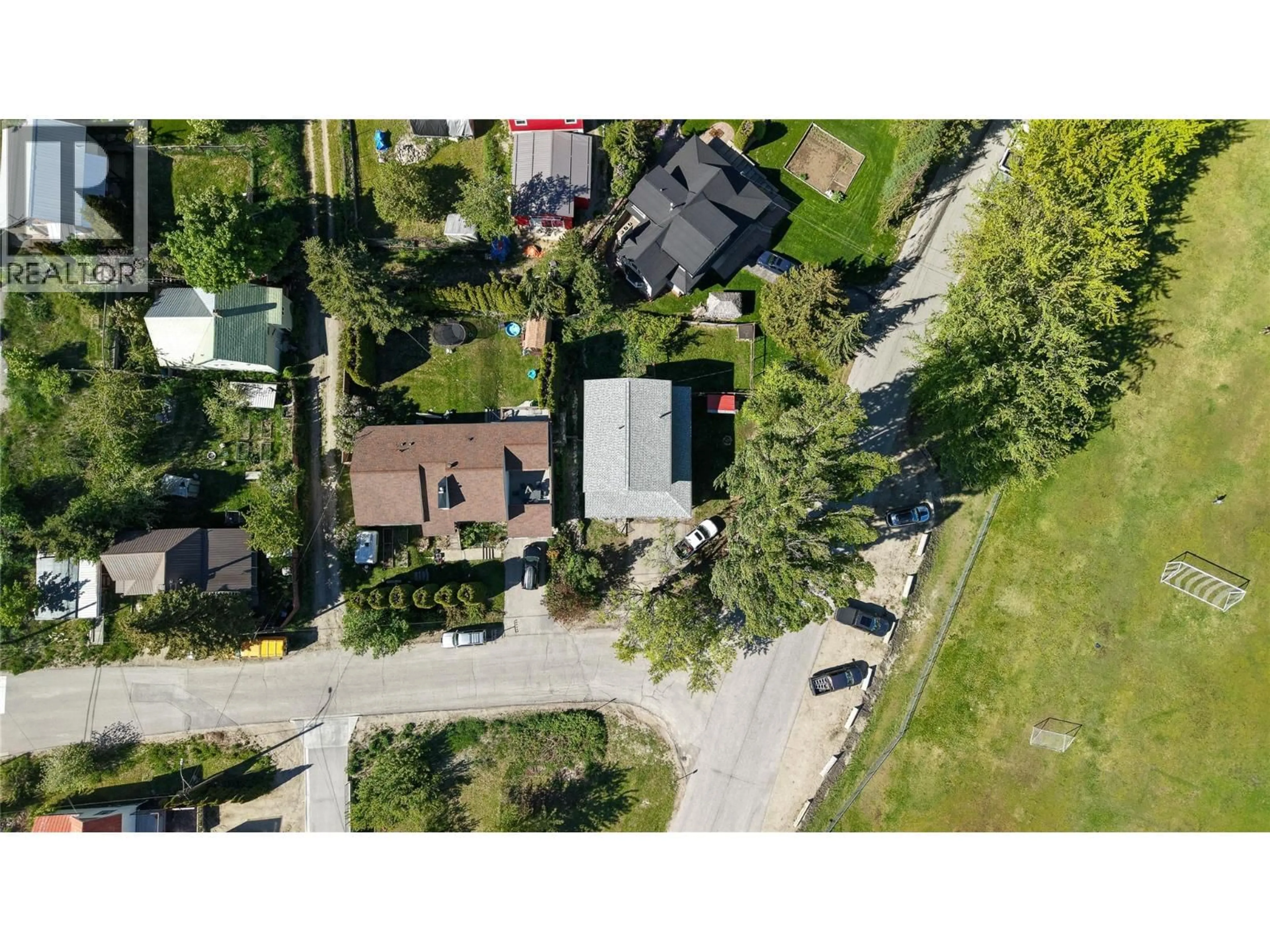 A pic from outside/outdoor area/front of a property/back of a property/a pic from drone, street for 2058 FIFTH AVENUE, Rossland British Columbia V0G1Y0