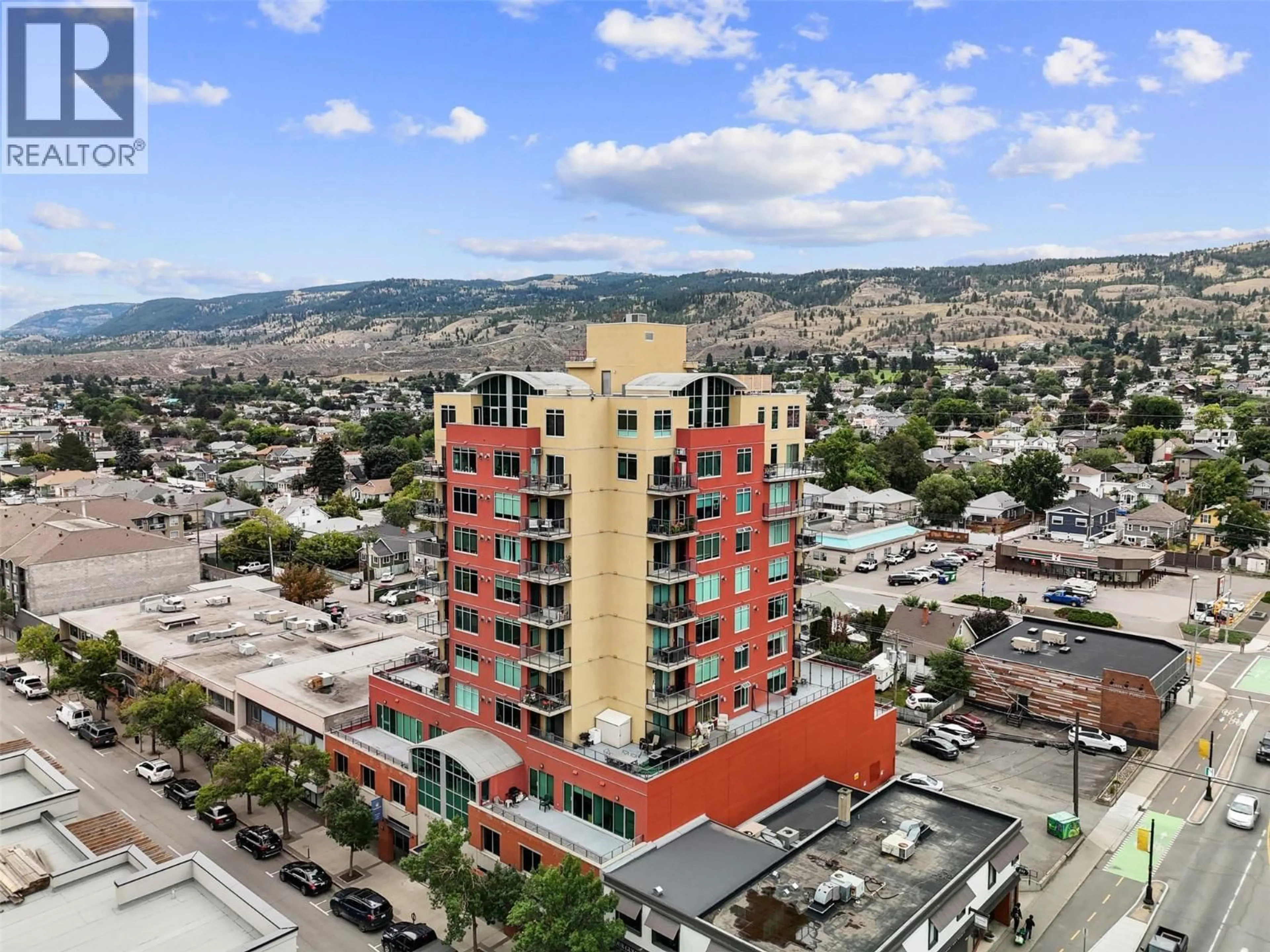 A pic from outside/outdoor area/front of a property/back of a property/a pic from drone, unknown for 906 - 619 VICTORIA STREET, Kamloops British Columbia V2C6W7
