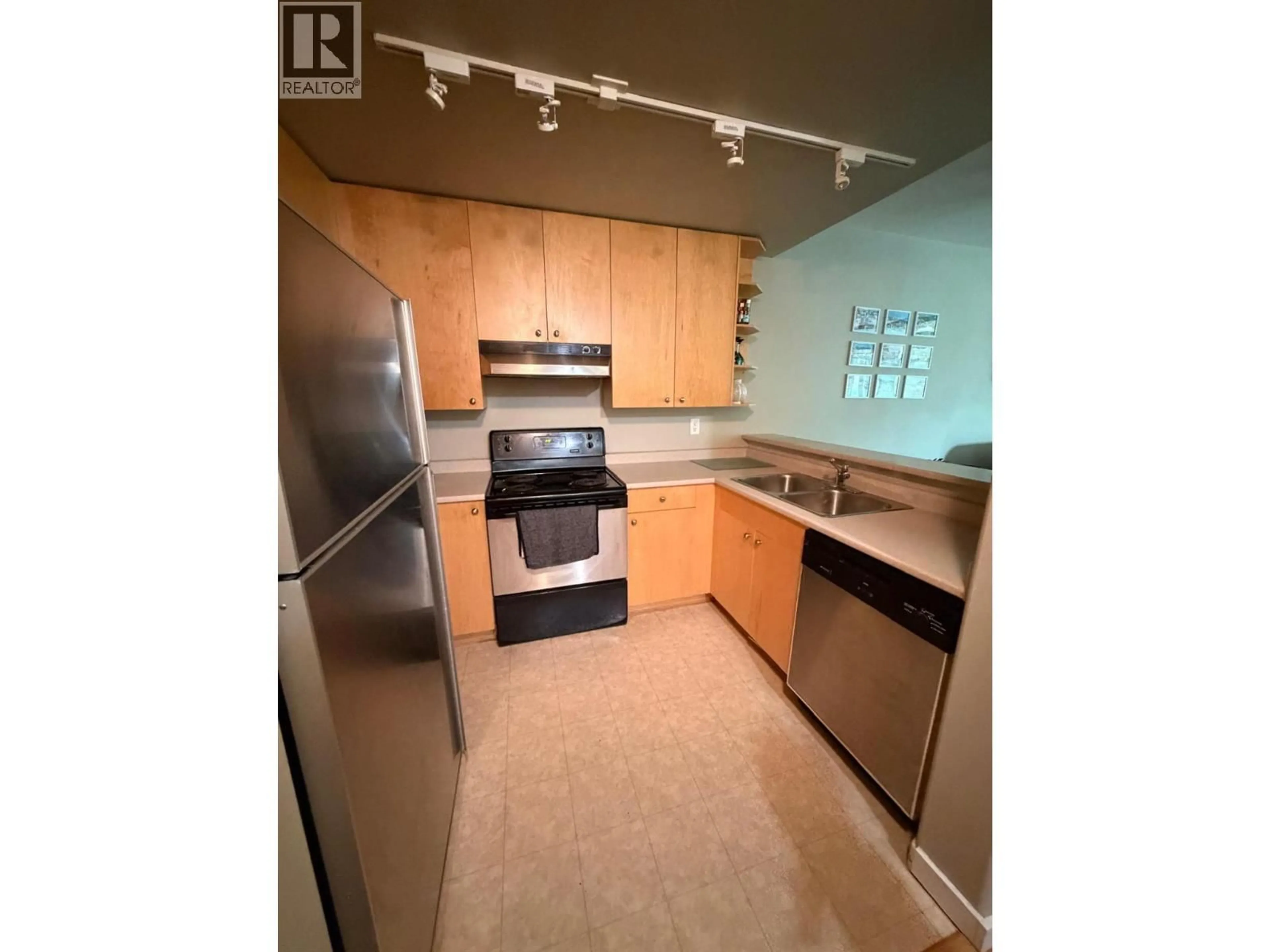 Standard kitchen, unknown for 906 - 619 VICTORIA STREET, Kamloops British Columbia V2C6W7
