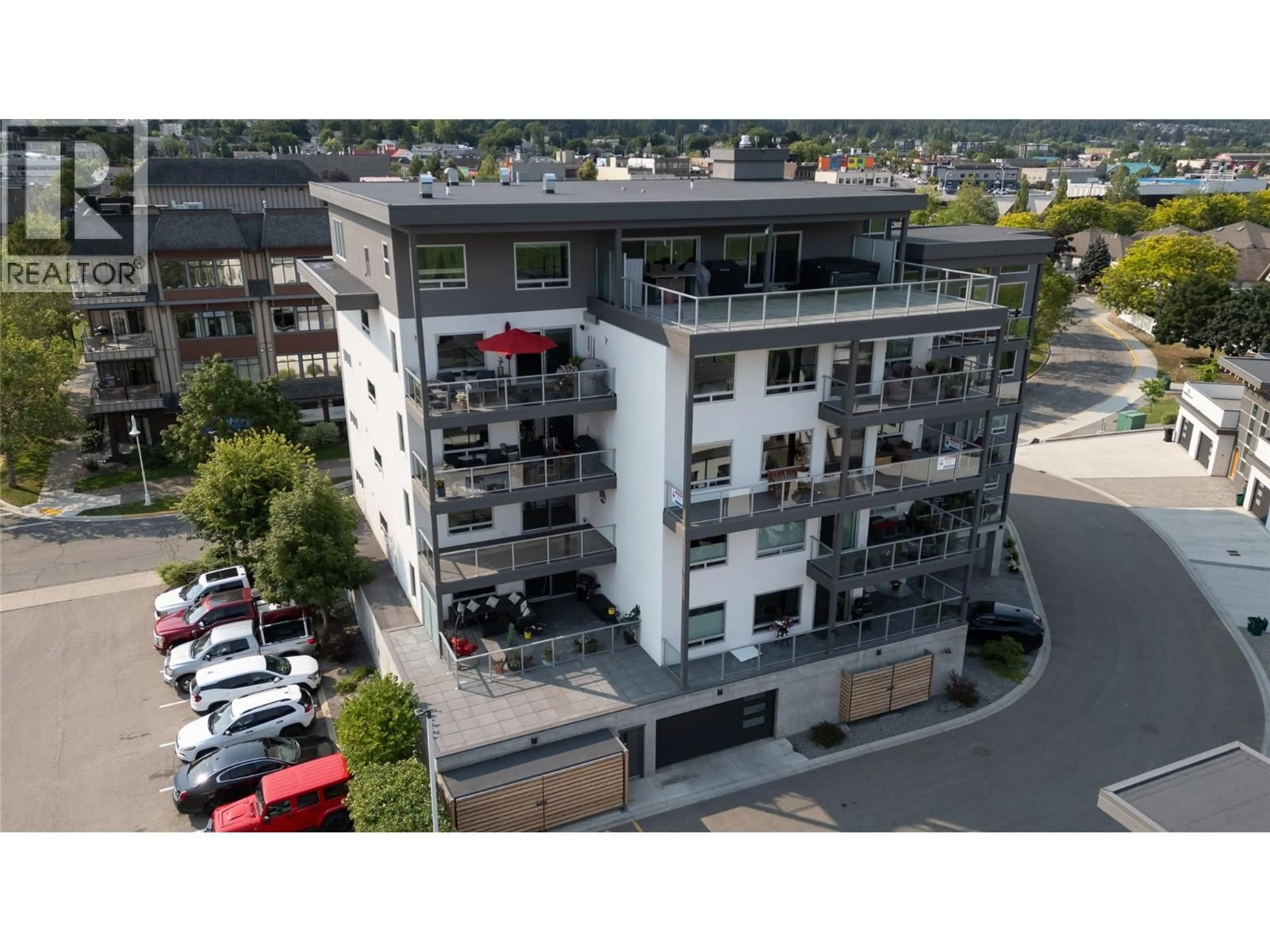 A pic from outside/outdoor area/front of a property/back of a property/a pic from drone, building for 503 - 131 HARBOURFRONT DRIVE NORTHEAST, Salmon Arm British Columbia V1E0G4