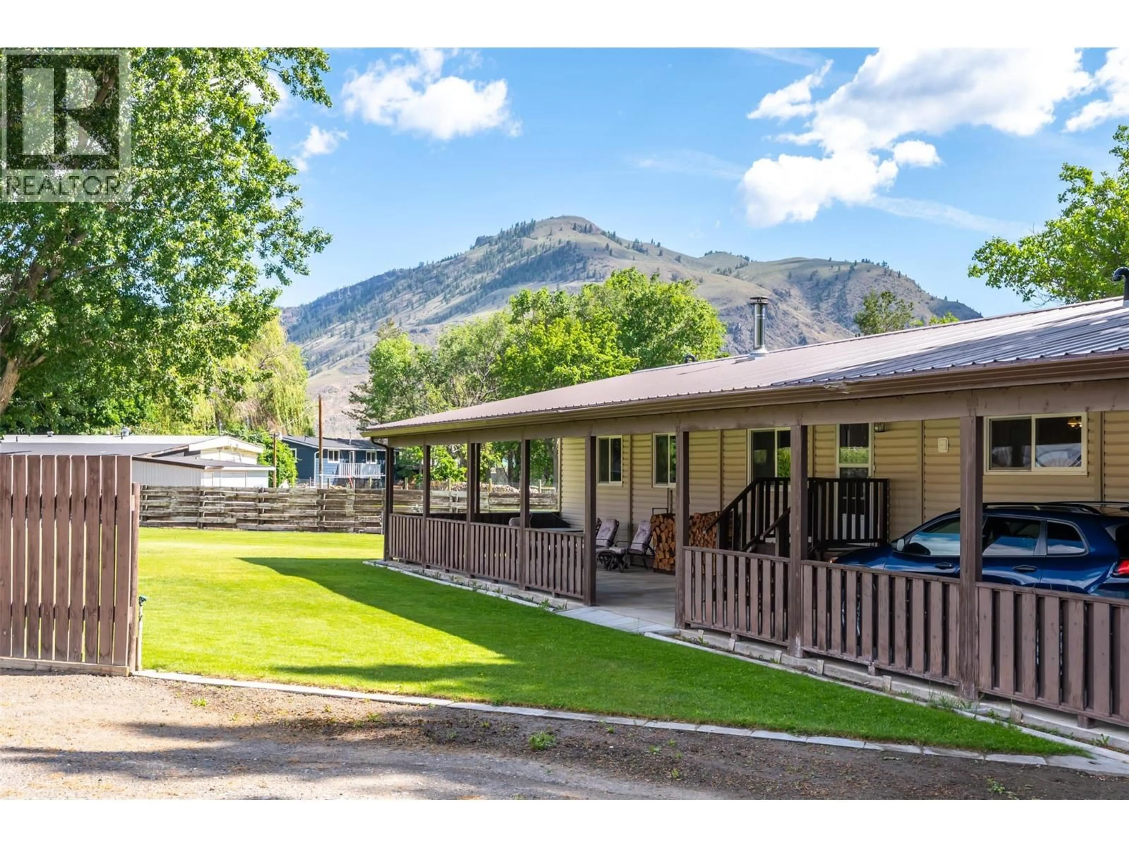 A pic from outside/outdoor area/front of a property/back of a property/a pic from drone, mountain view for 2144 HWY 3 HIGHWAY, Cawston British Columbia V0X1C2