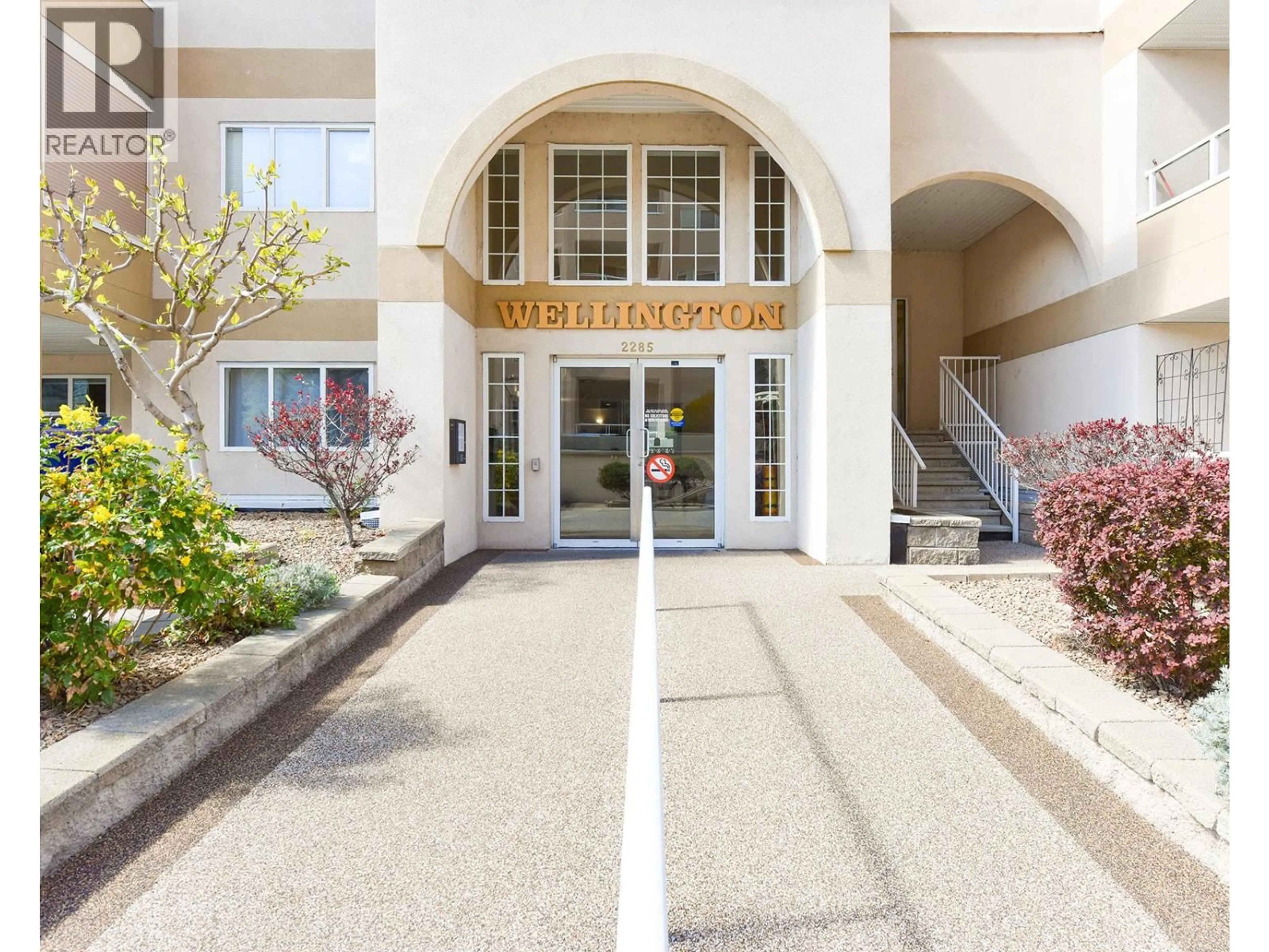 Indoor foyer for 407 - 2285 ATKINSON STREET, Penticton British Columbia V2A8R7