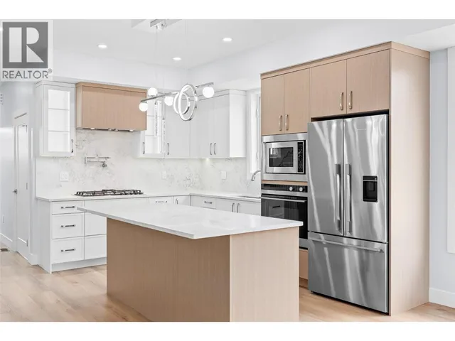 4563 GORDON DRIVE, Kelowna 5