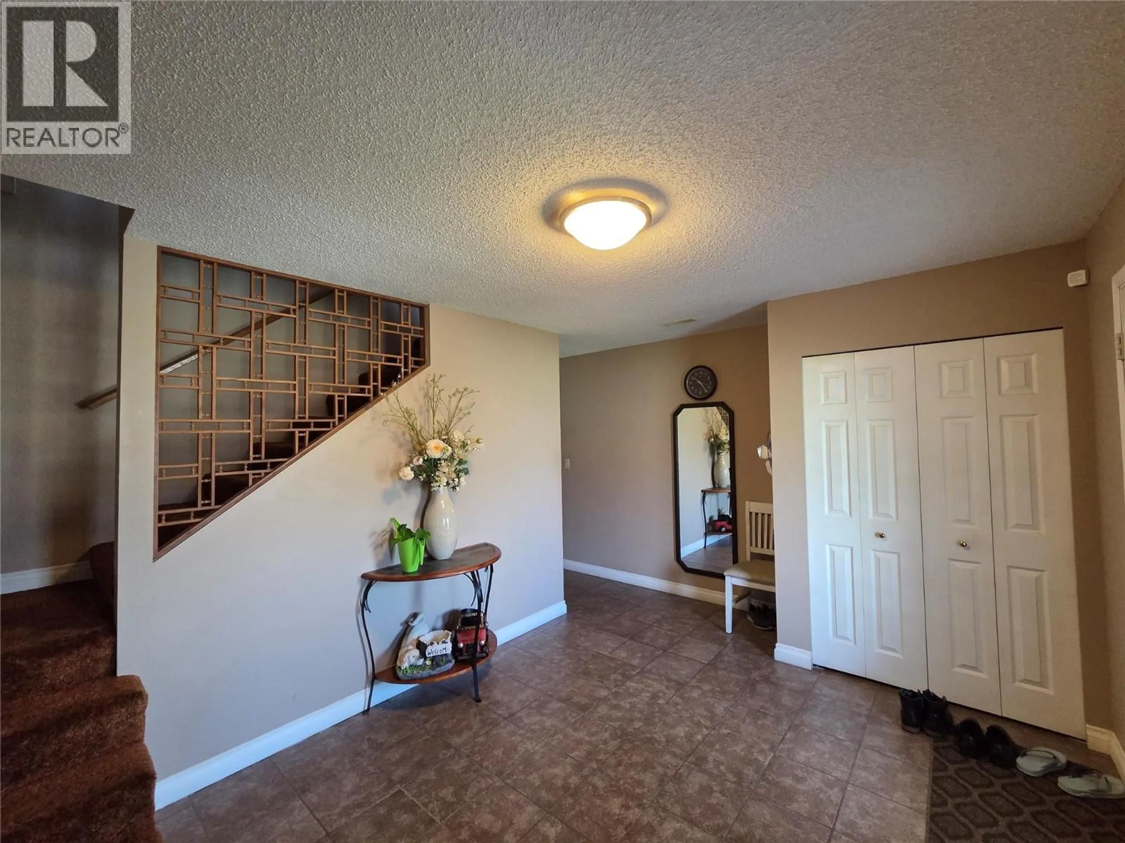 Indoor entryway for 2724 DAFOE PLACE, Penticton British Columbia V2A7N8